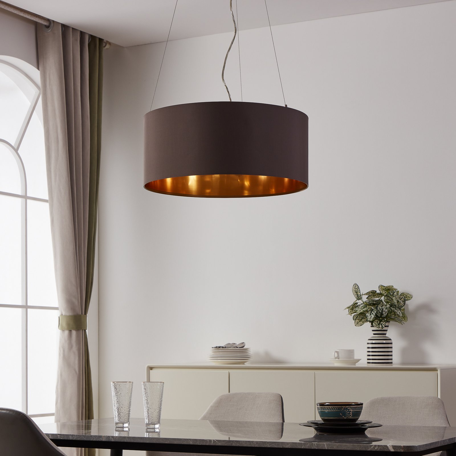 Tekstilna viseća svjetiljka Maserlo, cappuccino, 53 cm