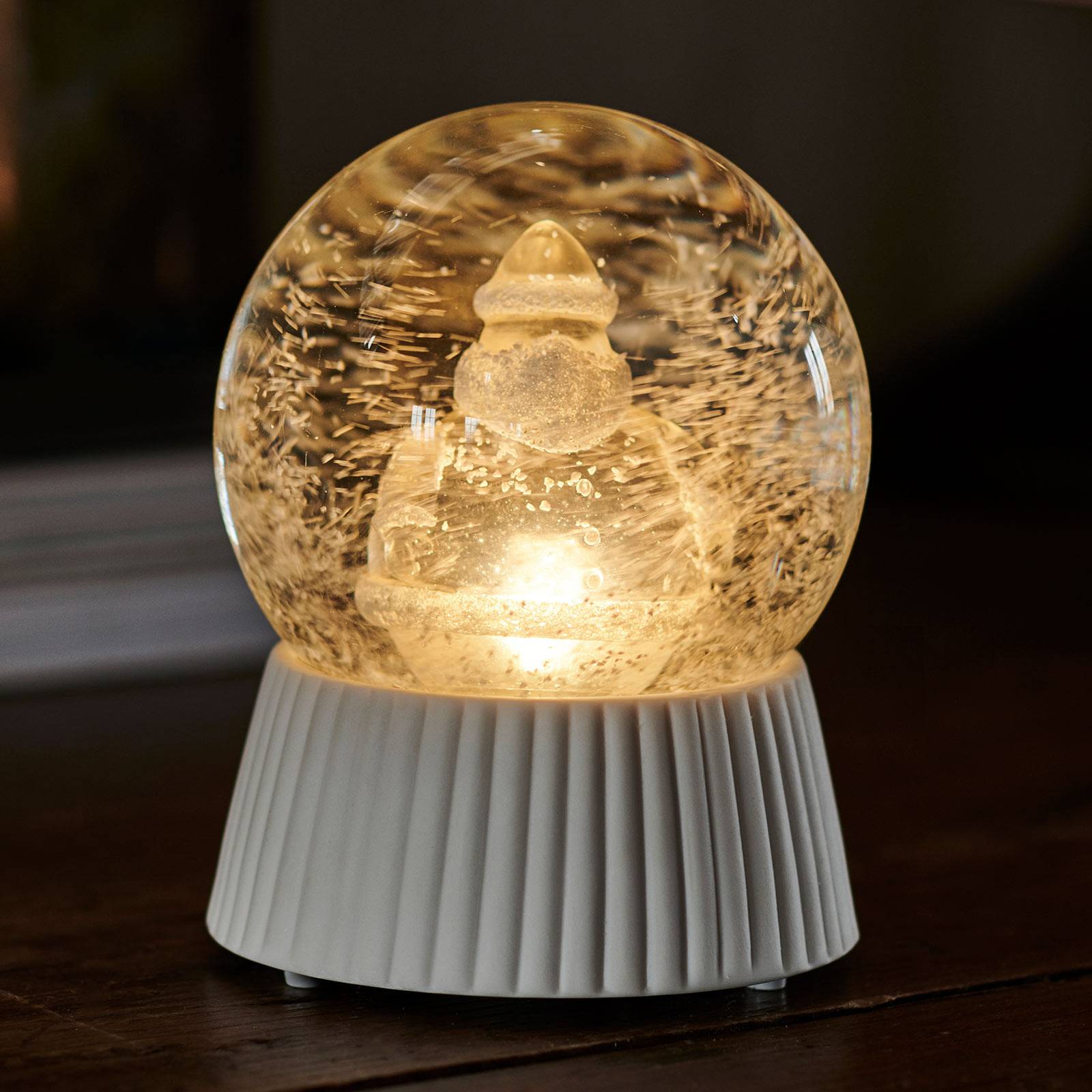 Sirius Boule à neige LED Santa avec effet chute de neige