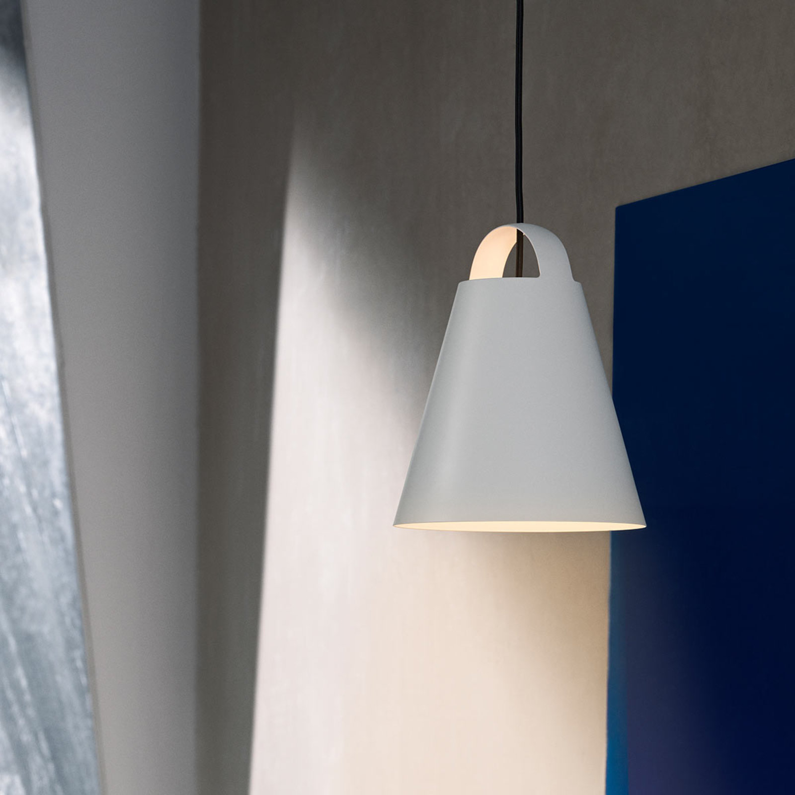 Witte design hanglamp Above 25 cm