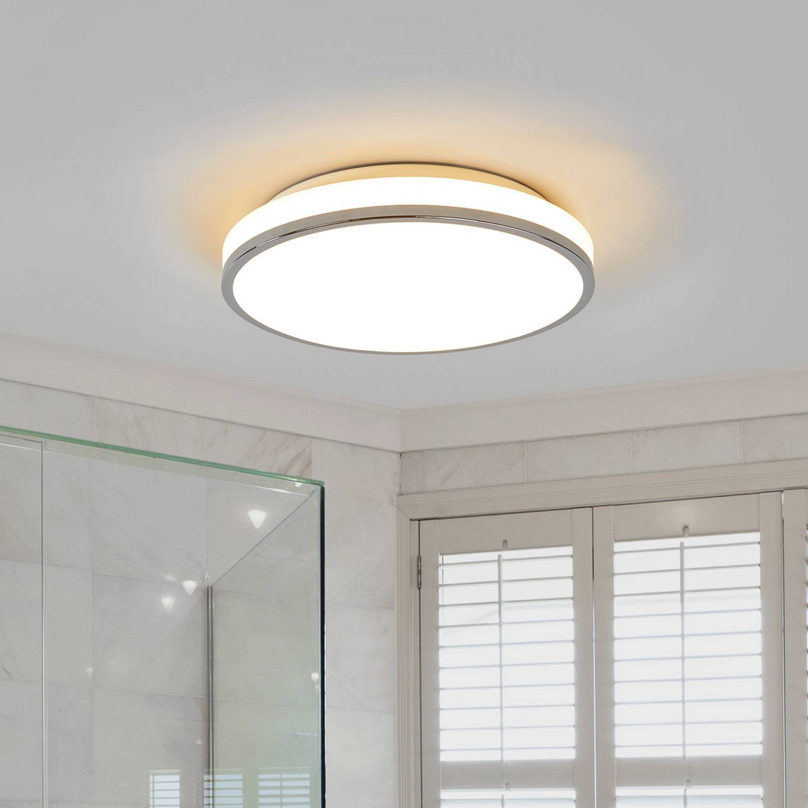 Lindby LED plafondlamp Lyss, Ø 34 cm, chroomkleurig, IP44