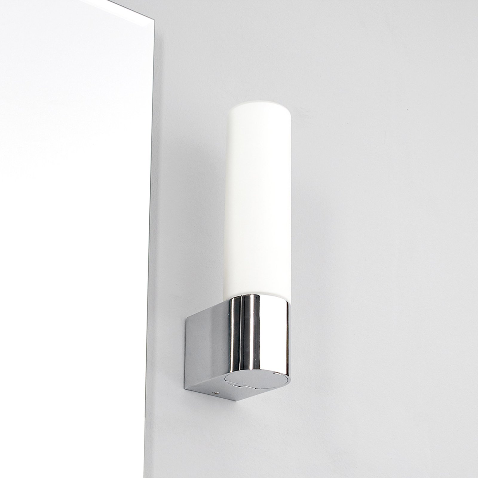 Melike Applique da Parete Chrome/Satin White - Lindby