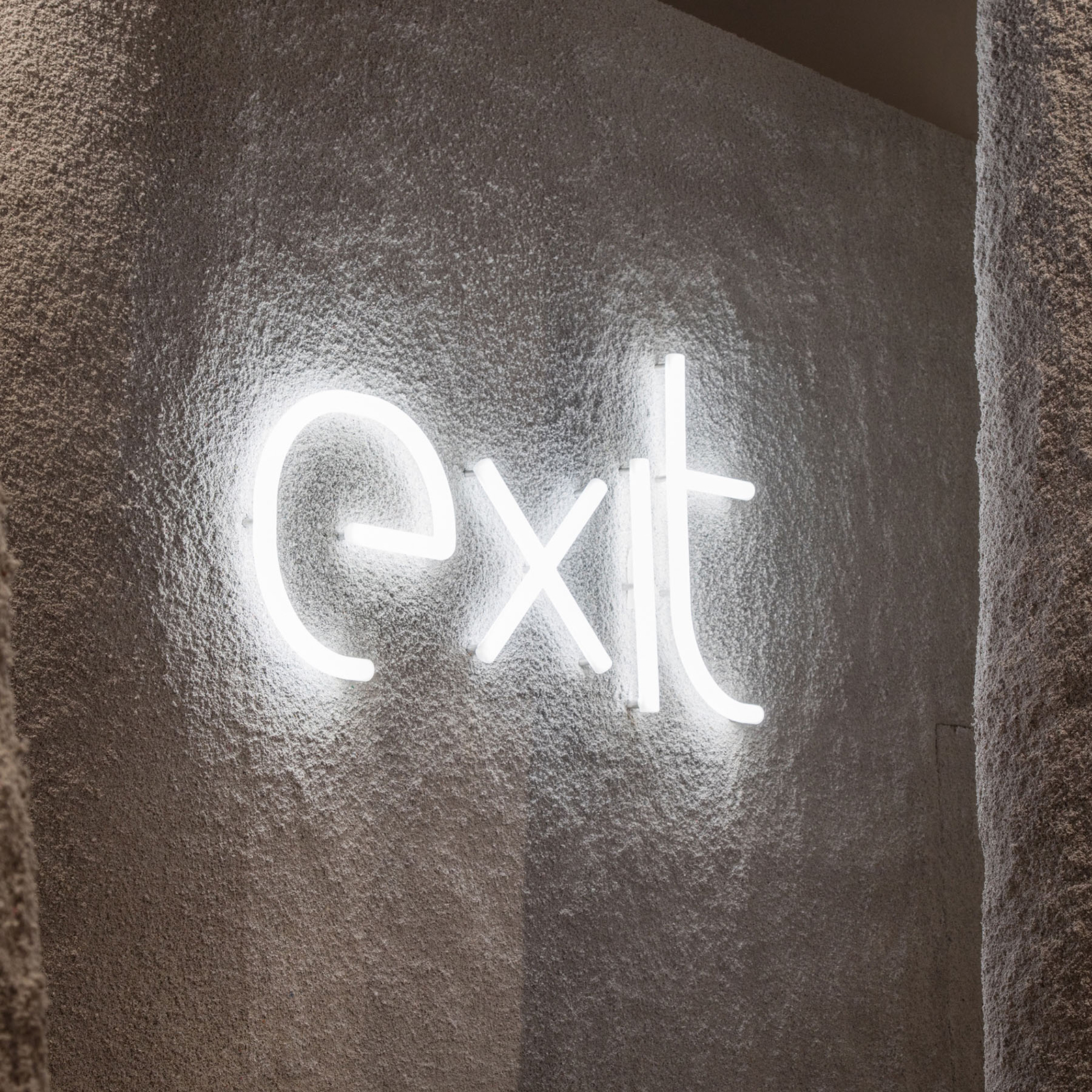 Artemide Alphabet of Light Wand Großbuchstabe