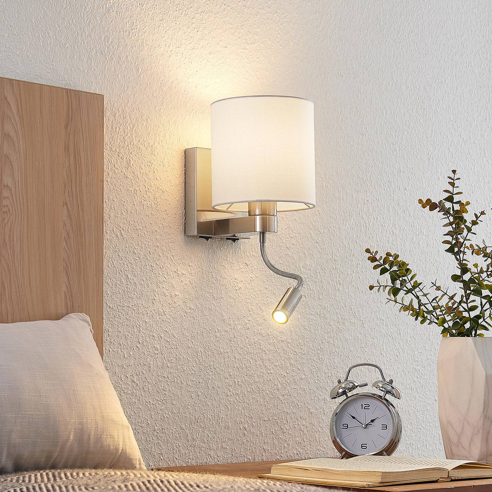 Lucande wandlamp Brinja met LED-flexibele arm wit