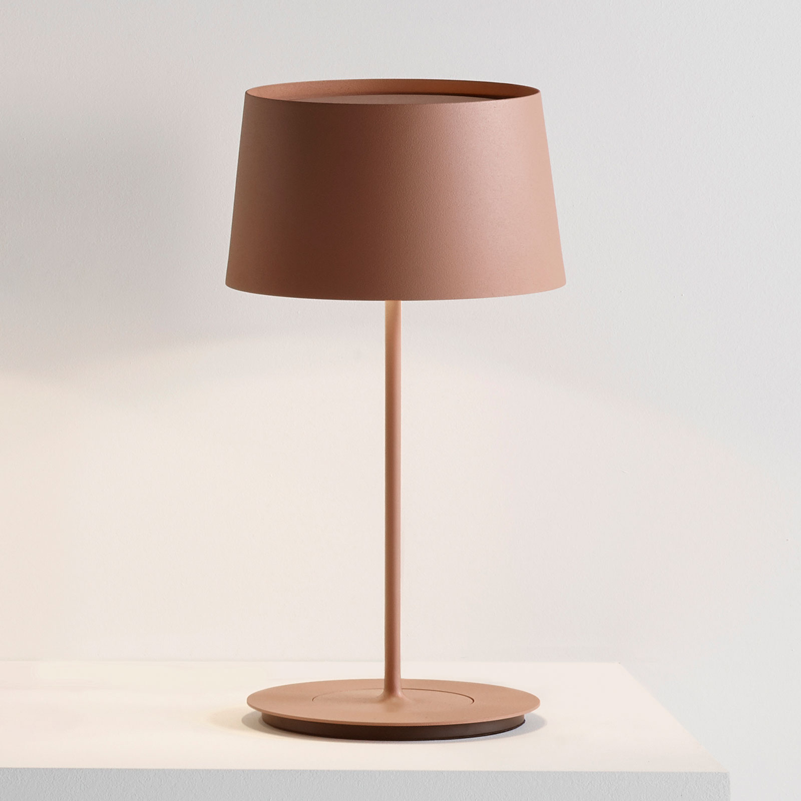 Lampa stołowa Vibia Warm 4896, Ø 22 cm, brązowa