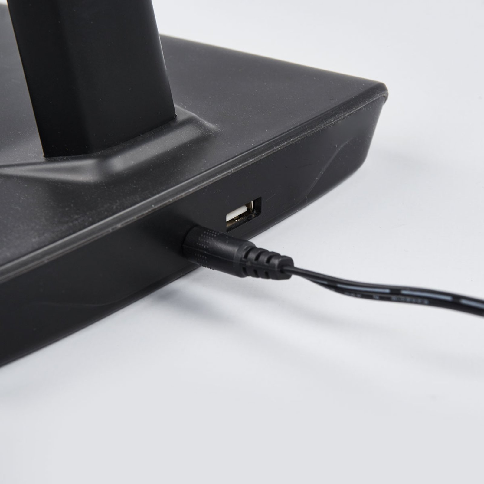 Kuno - LED-Schreibtischleuchte m. USB-Anschluss