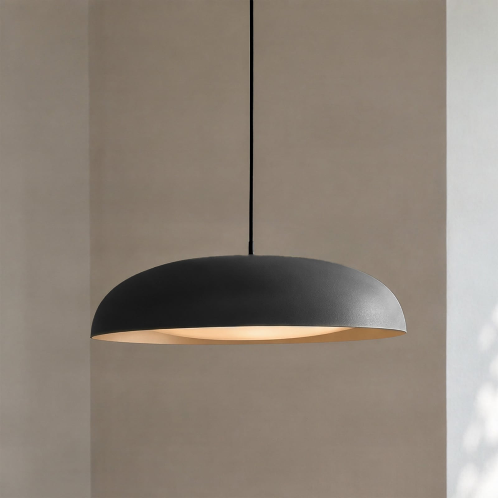 Florie LED-hængelampe, sort, metal, Ø 40 cm – Lindby