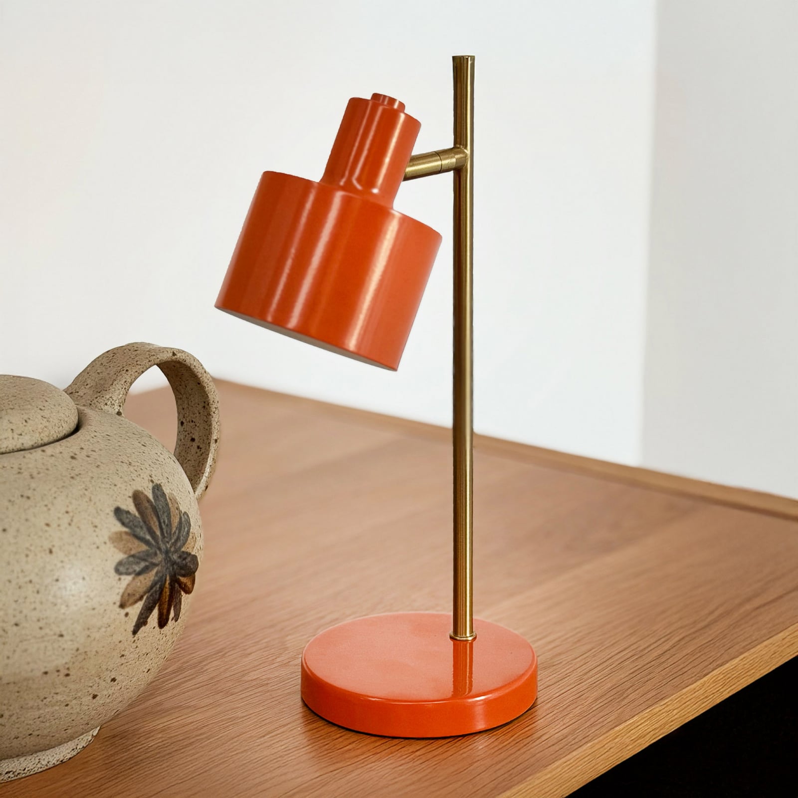 Dyberg Larsen LED akumuliatorinė stalo lempa „Ocean Mini“, oranžinė Dyberg Larsen LED akumuliatorinė stalo lempa „Ocean Mini“, oranžinė