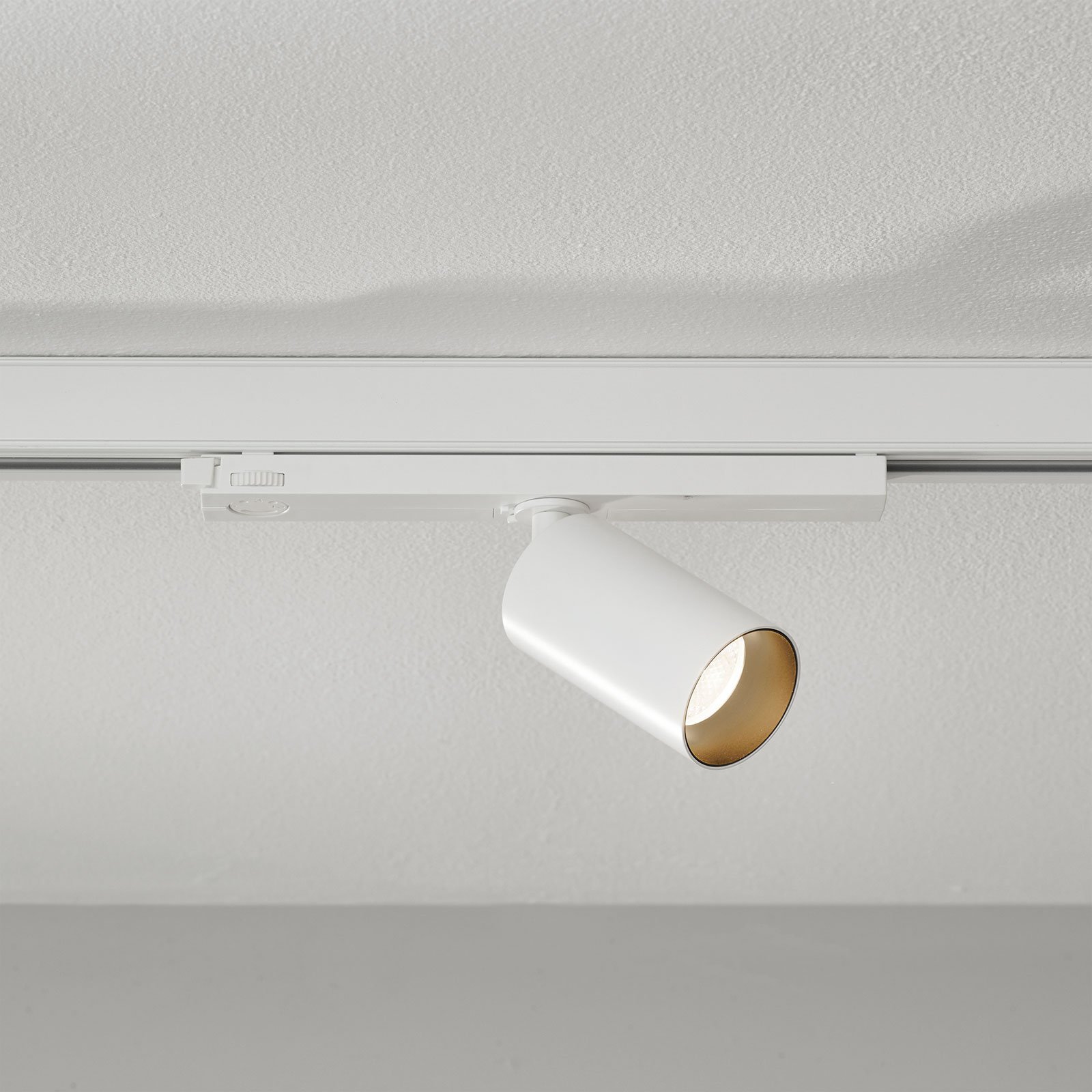 Arcchio Tamoo track spotlight 12.1 W 43° white, for Living / Dining Room, aluminium, polycarbonate, 12.1 W, energy efficiency: A++, L: 25 cm, W: 5.2 cm, H: 14.5 cm
