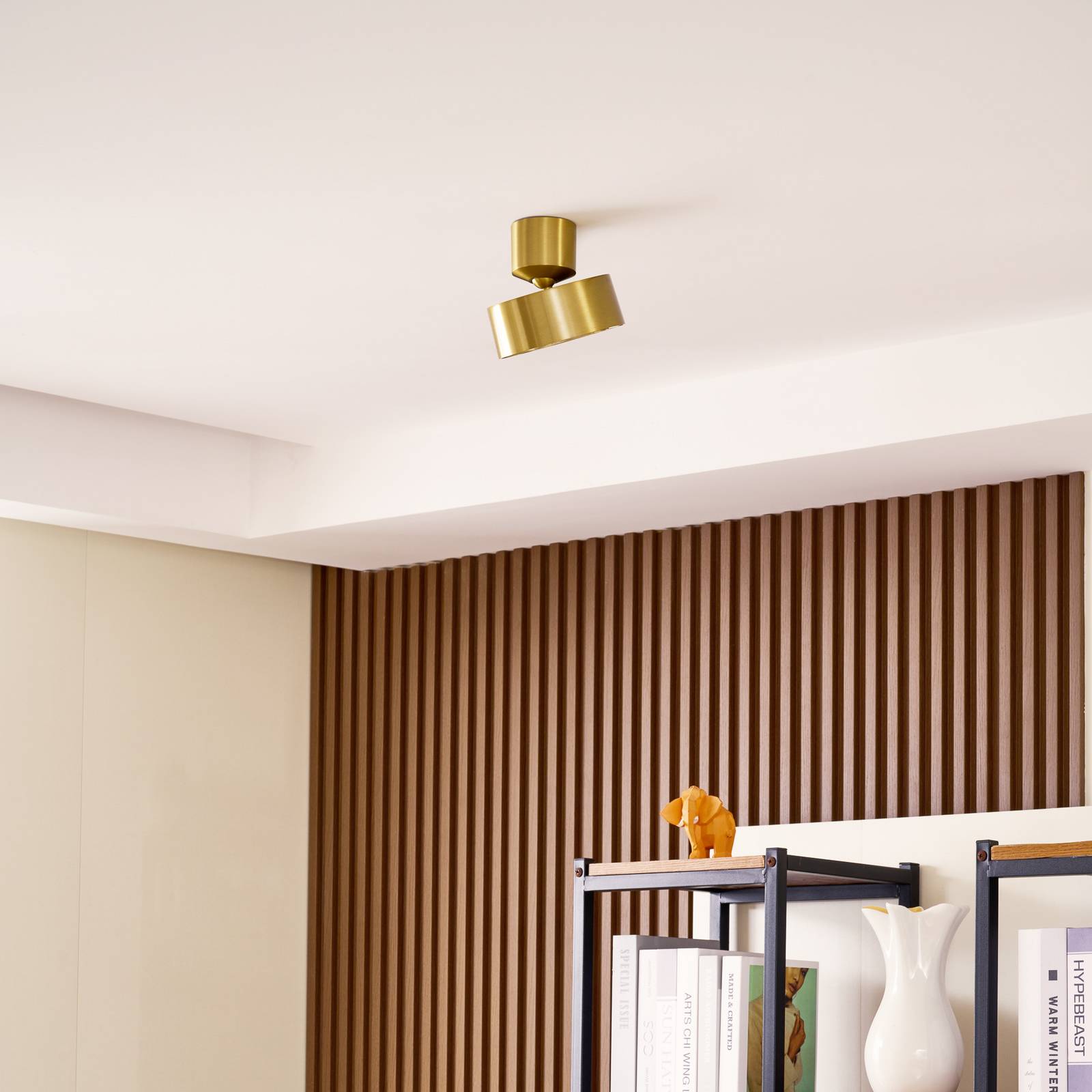 Lindby LED-Strahler Nivoria, Ø 14 cm, goldfarben, schwenkbar