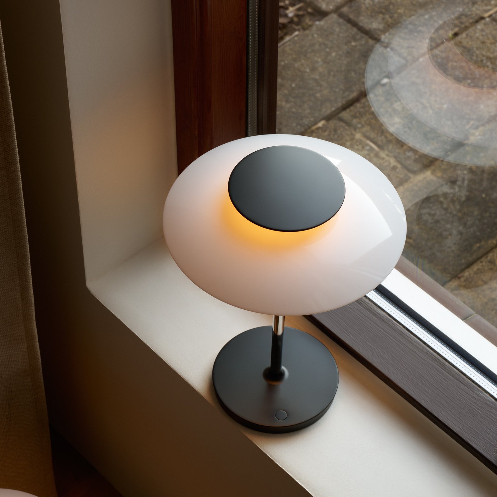 Lampe de table LED rechargeable Louis Poulsen PH 80, blanc/rouge/chrome IP44