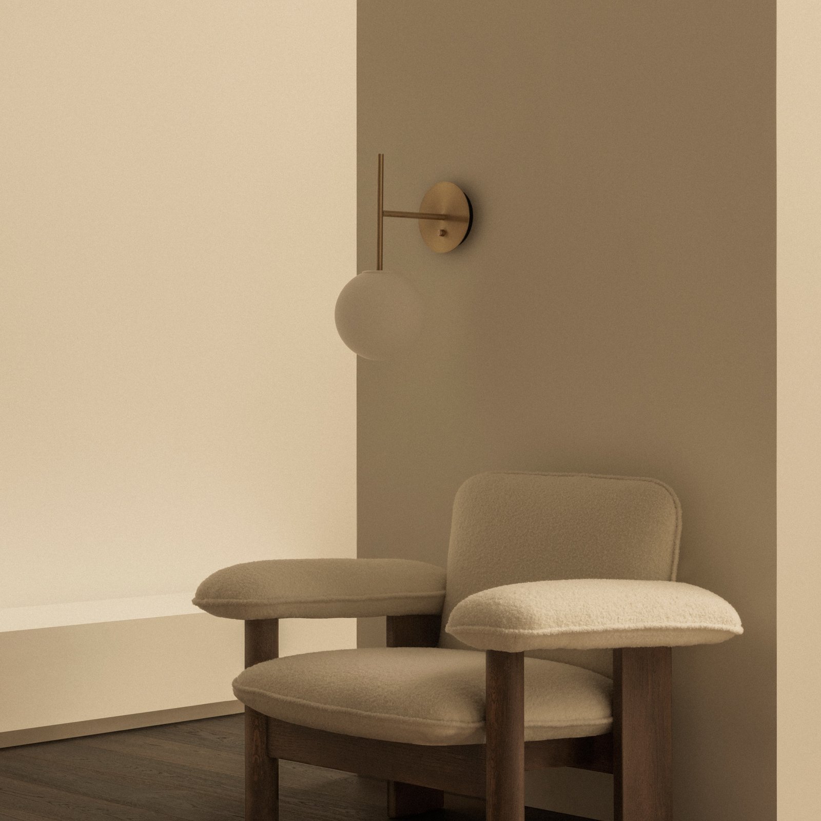 TR Bulb Suspended Wandlamp Brushed Messing - Audo Copenhagen