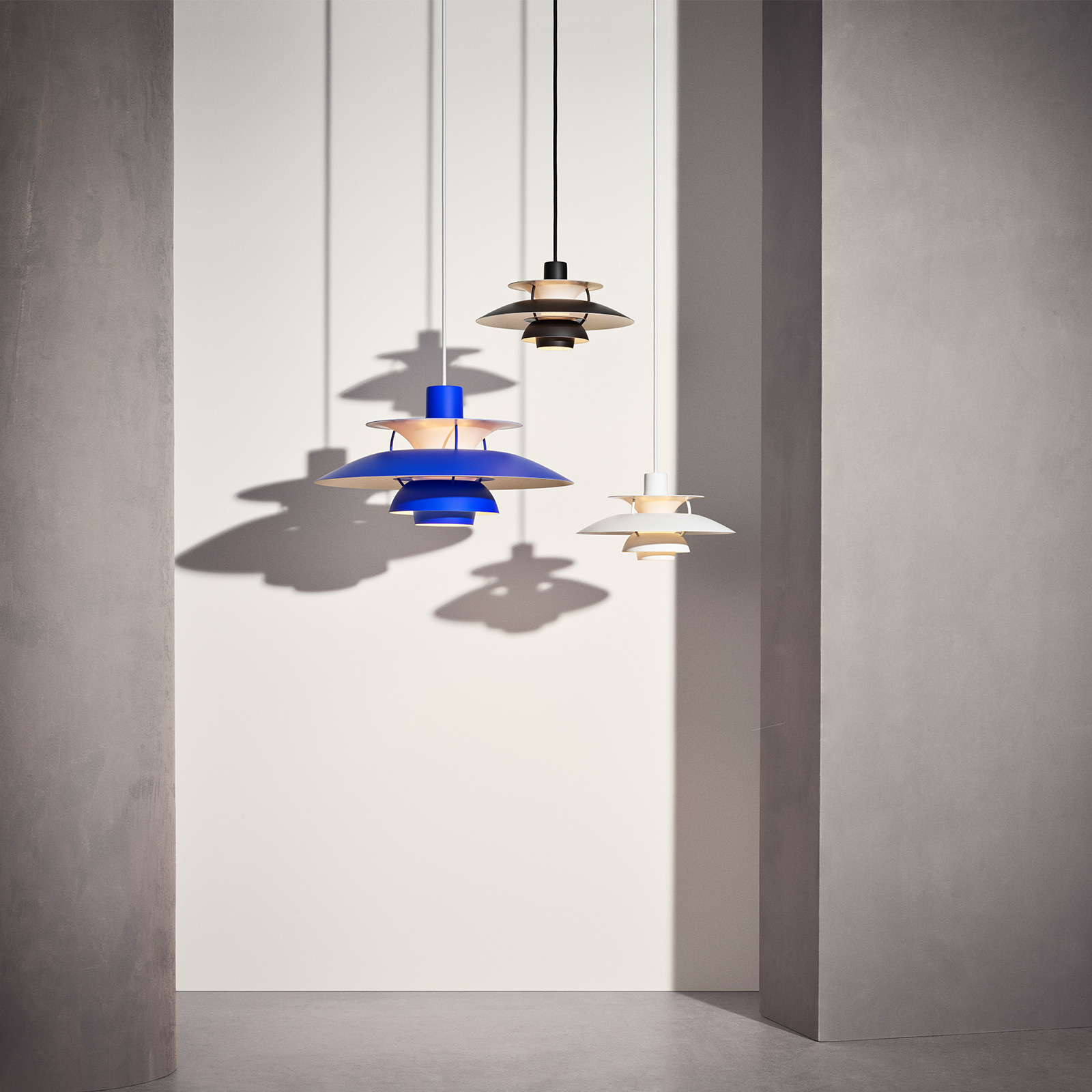 PH 5 Mini Taklampa Monochrome Blue - Louis Poulsen
