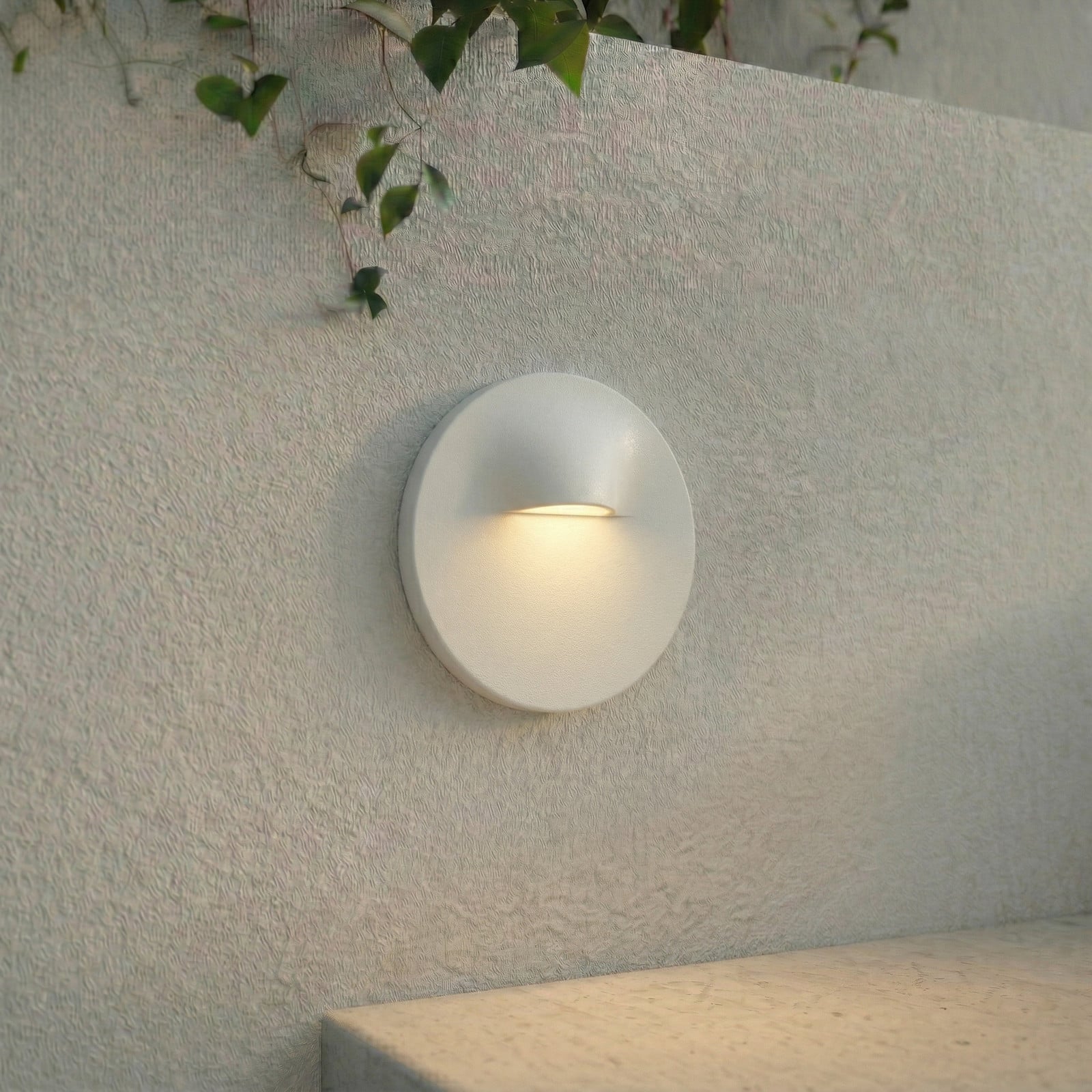 Alune LED-v&auml;gginbyggnadslampa, rund, vit, IP65, &Oslash; 8 cm Lindby - Modern - Aluminium