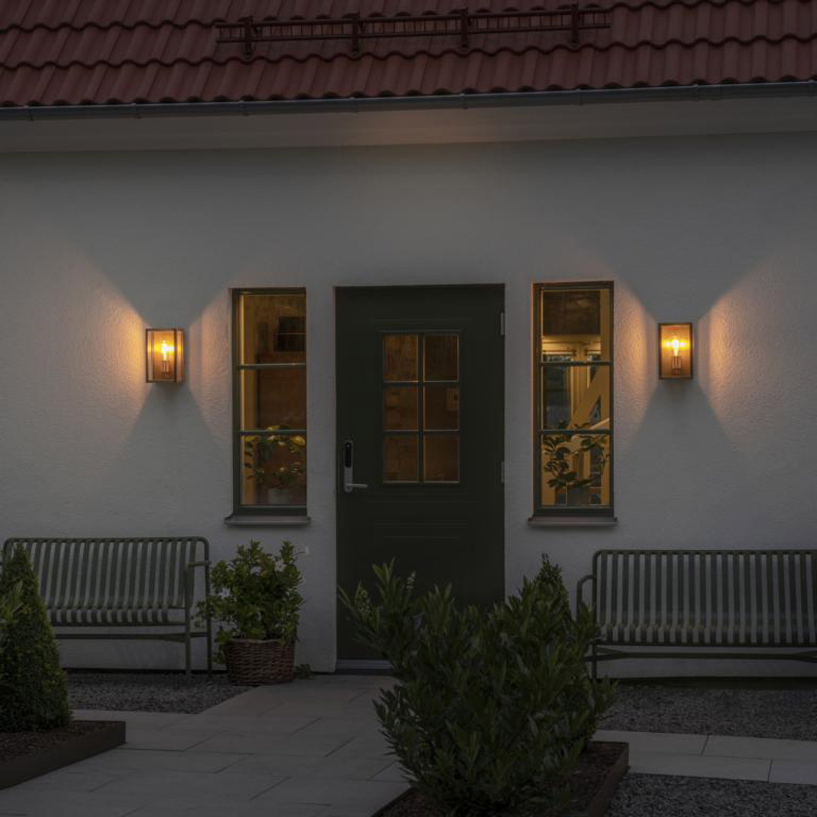 Carpi outdoor wall lamp, brass, width 18cm