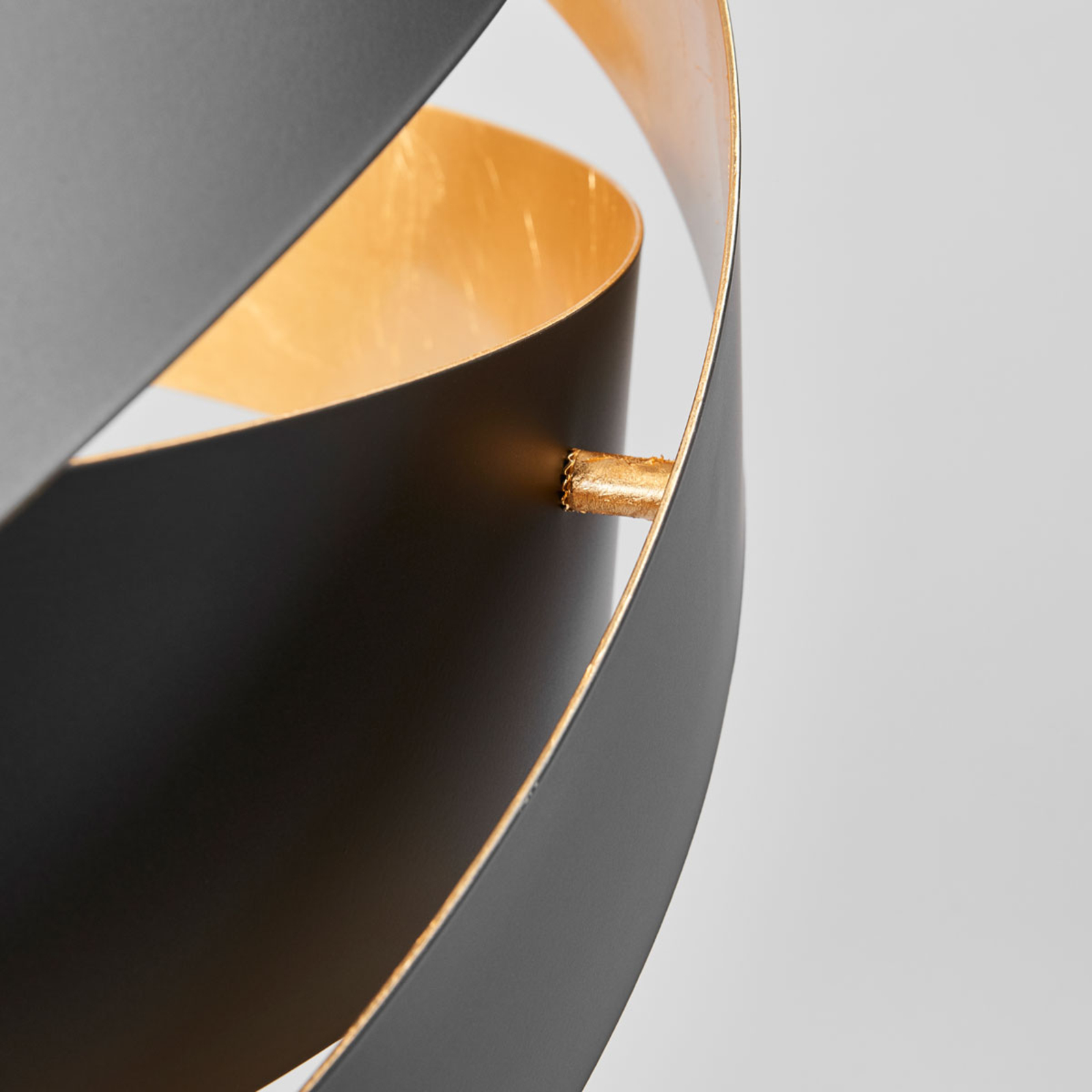 Závěsná lampa Pura v černo-zlaté barvě, 60 cm, 8x G9