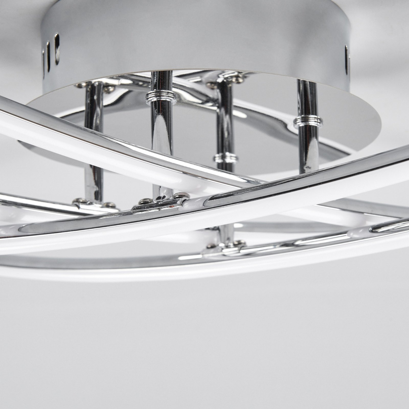 Yael Kattovalaisin Chrome/White - Lindby