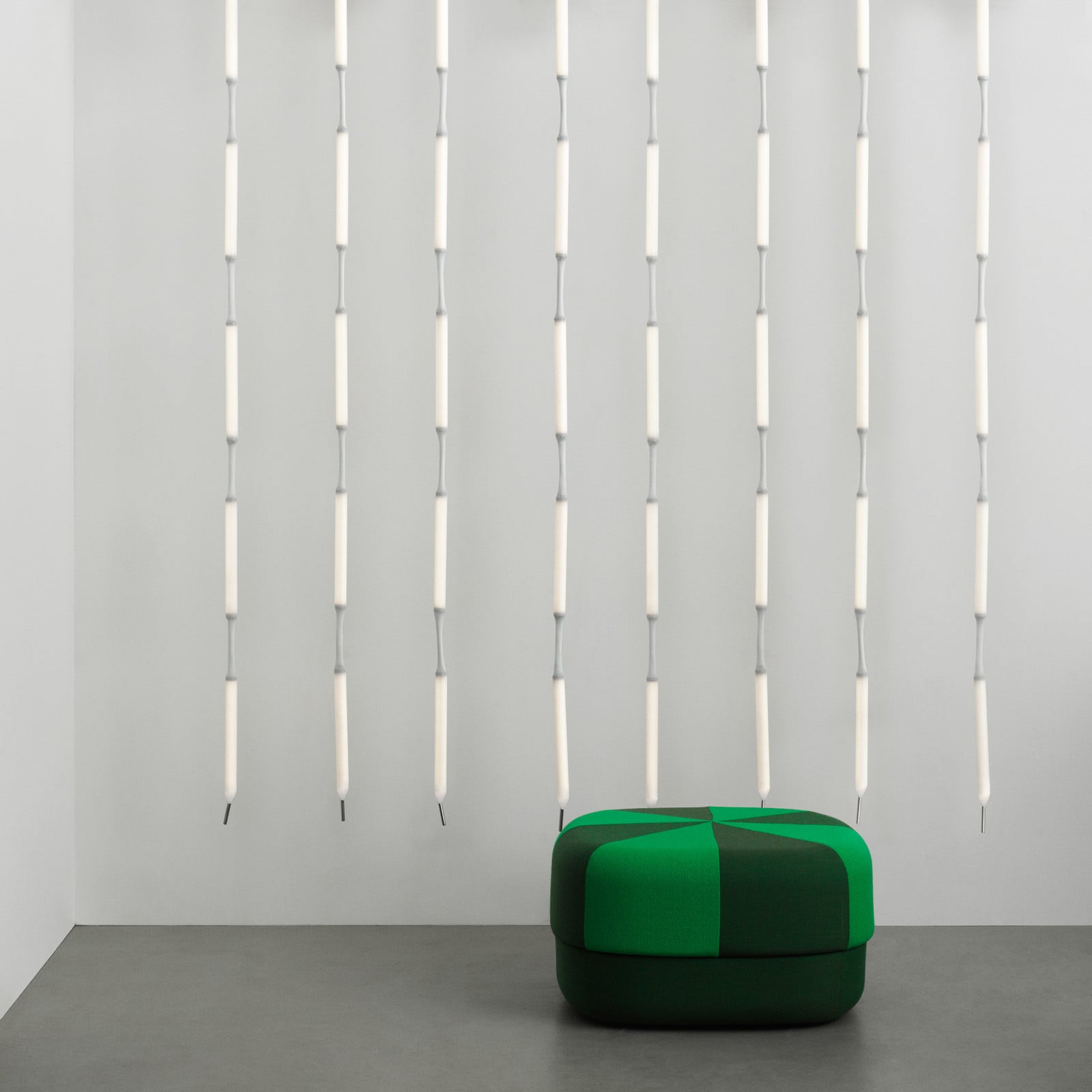 LED-hængelampe Reb, 5 lyskilder, hvid, længde 283 cm, EU Normann Copenhagen - Stue - Moderne - Plastik - Med flere lyskilder billede