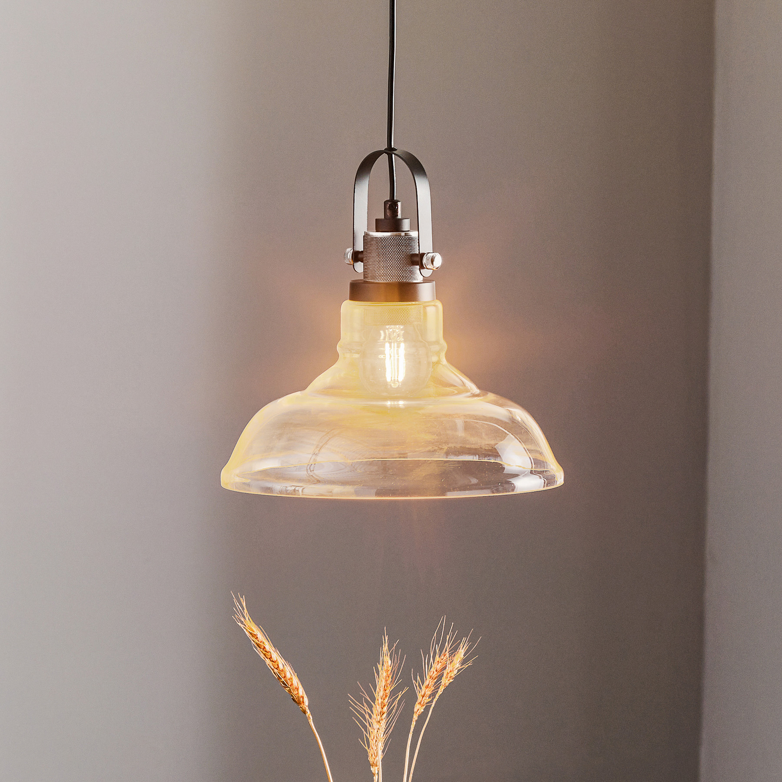 Pendellampa Teo med glasskärm, krom