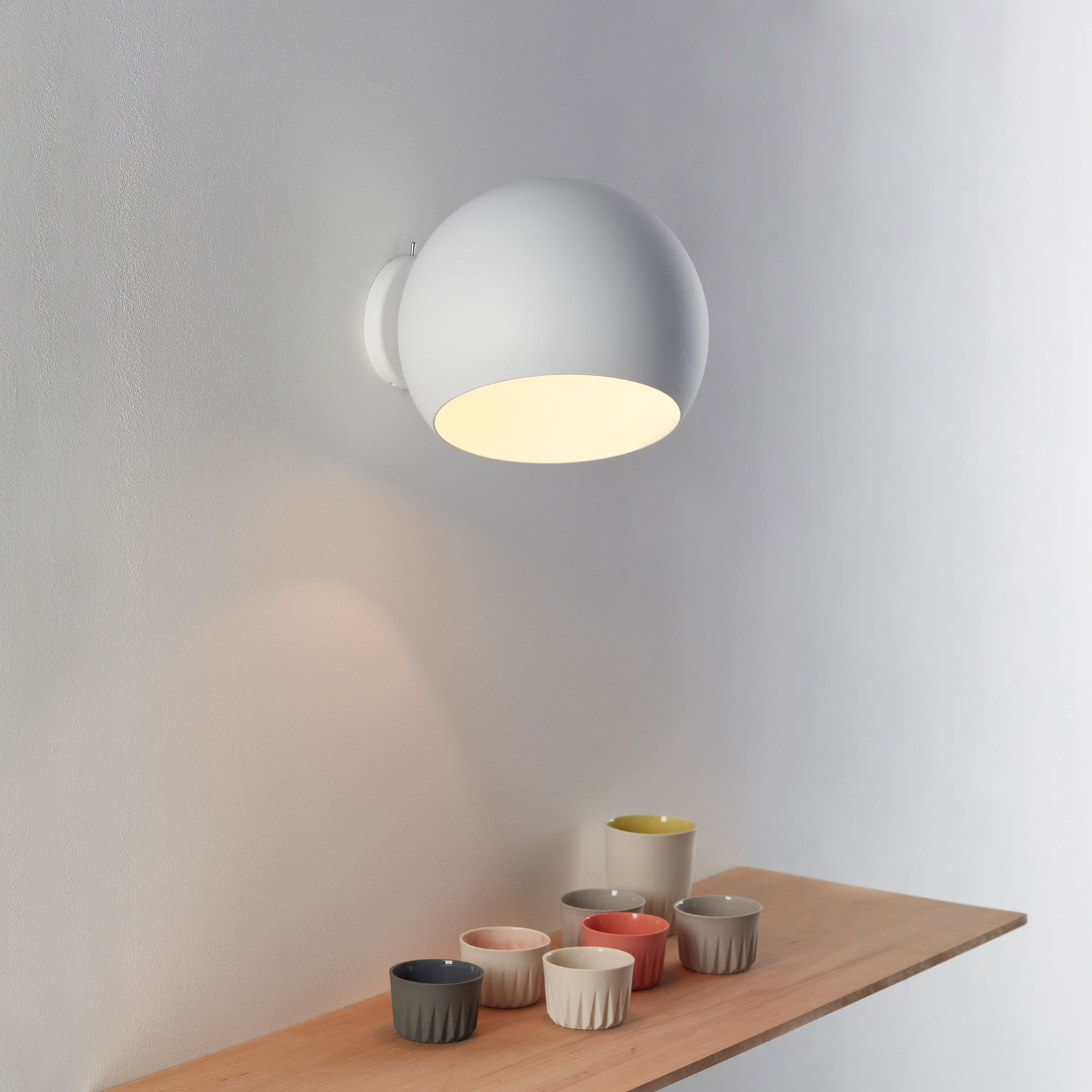 Nyta Tilt Globe Wall Short Wandlampe