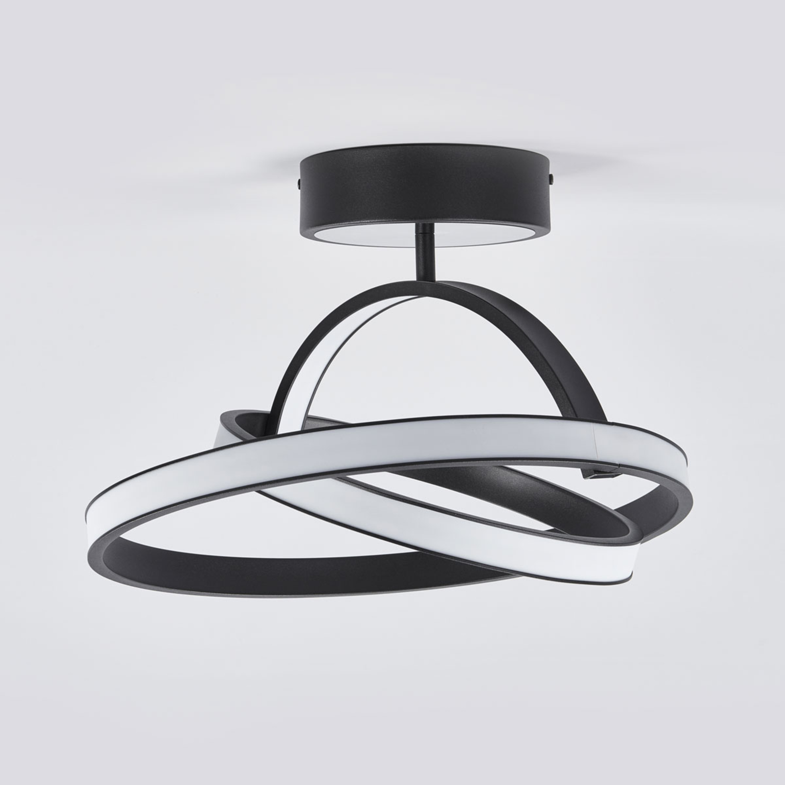 Largo - futuristisk LED taklampe i svart
