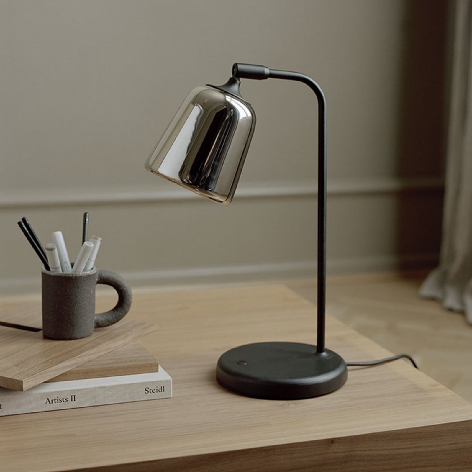 Material Bordlampe Stainless Steel Material New Edition New Works - Stue - Design - Metal - Med én lyskilde