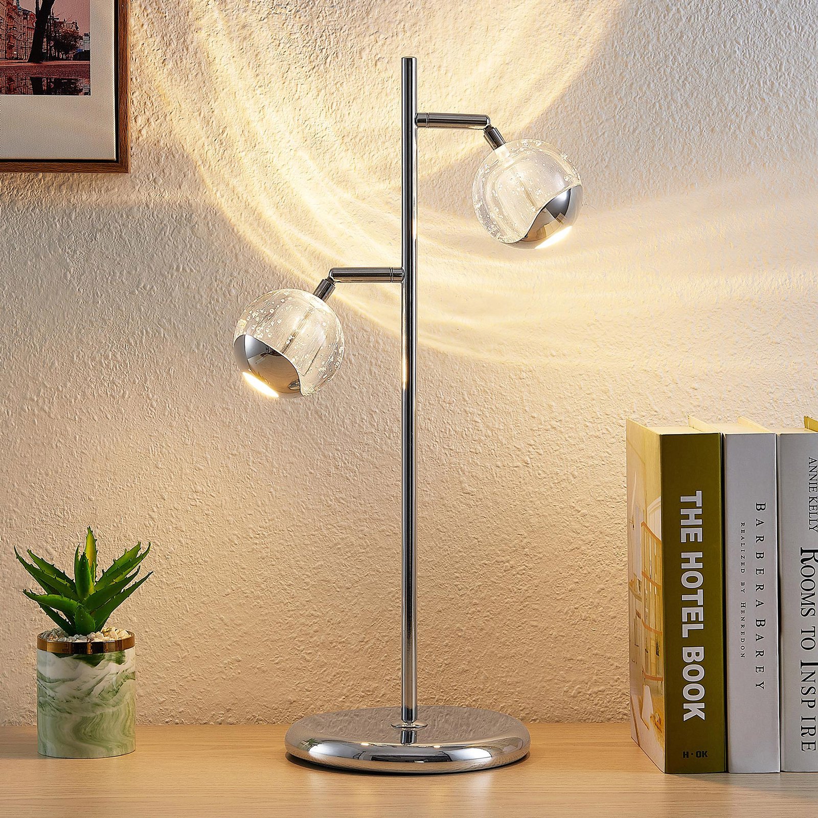 Lucande Kilio lámpara de mesa LED atenuable, cromo