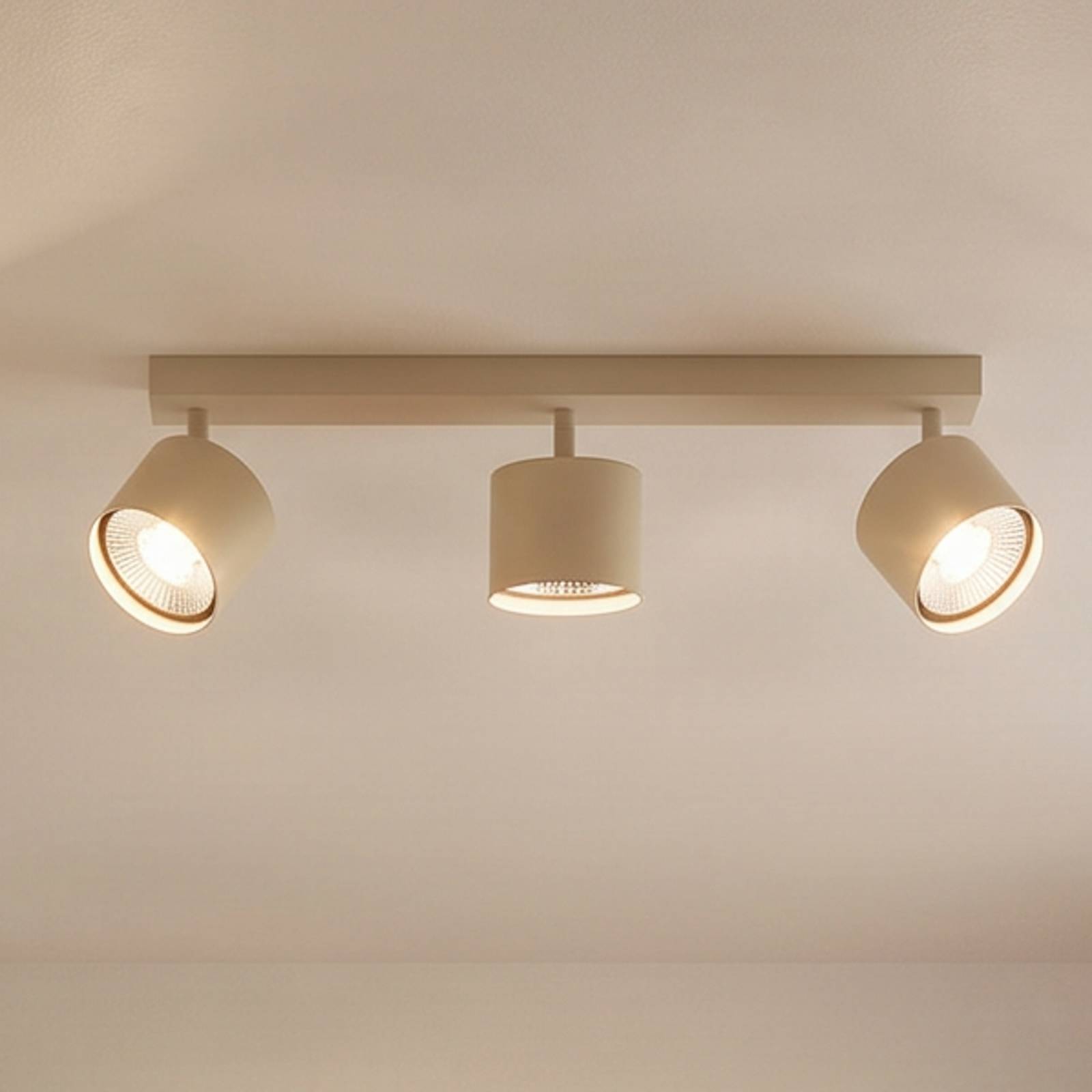 Loftspot Chloe, cremefarvet, 3 lyskilder, justerbar, GU10