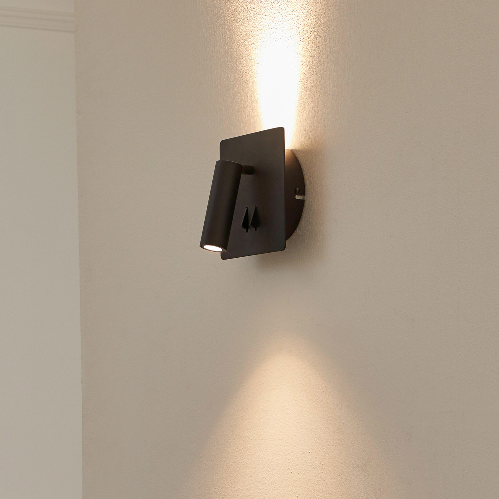Lucande Magya LED-væglampe, sort, 2 lk., kvadrat