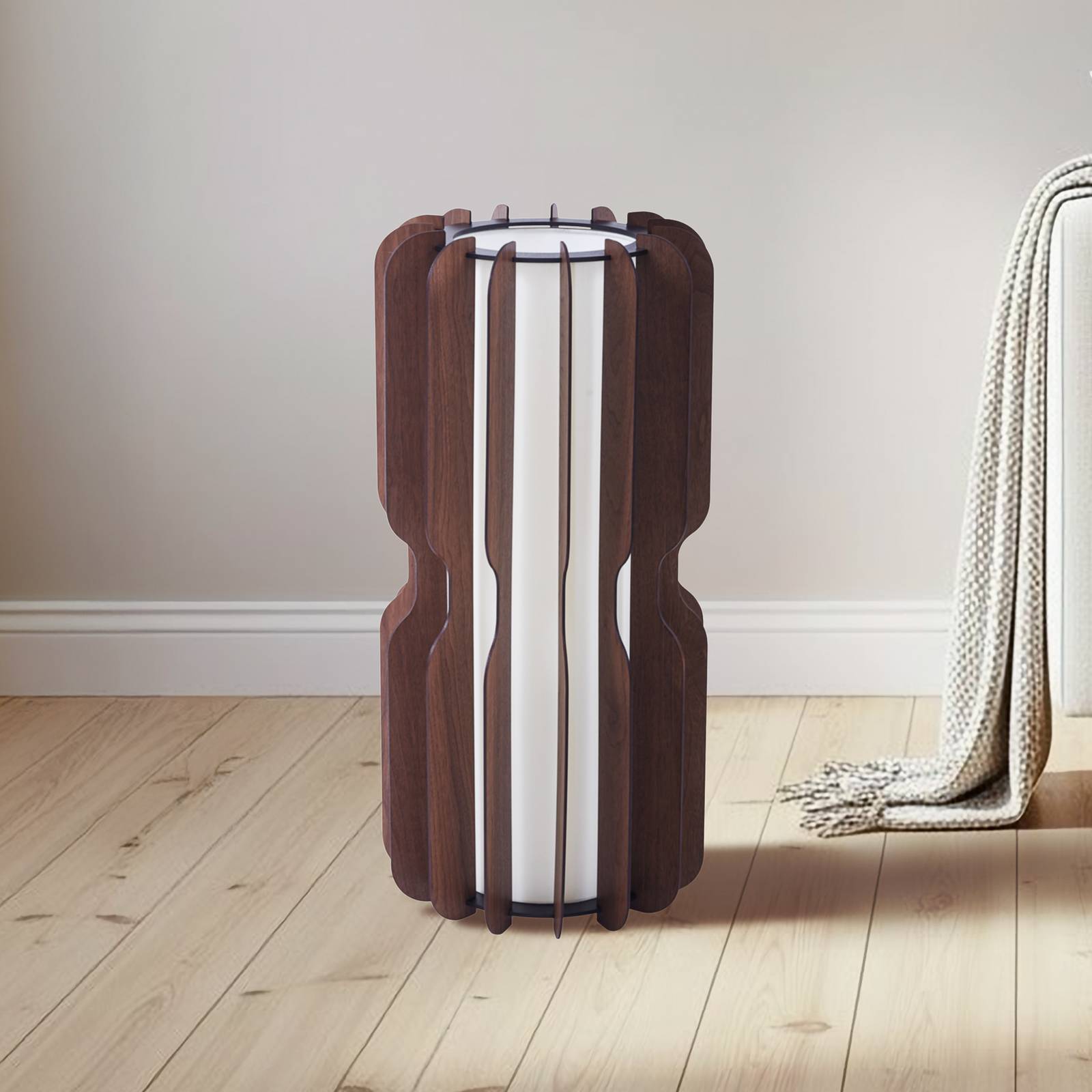 Lucande Stehleuchte Juneta, 75 cm, braun, Holz, Textil günstig online kaufen