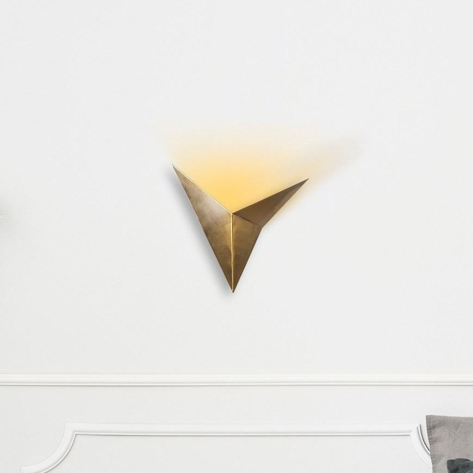 Bird 3203 wall light, gold antique, metal, triangular