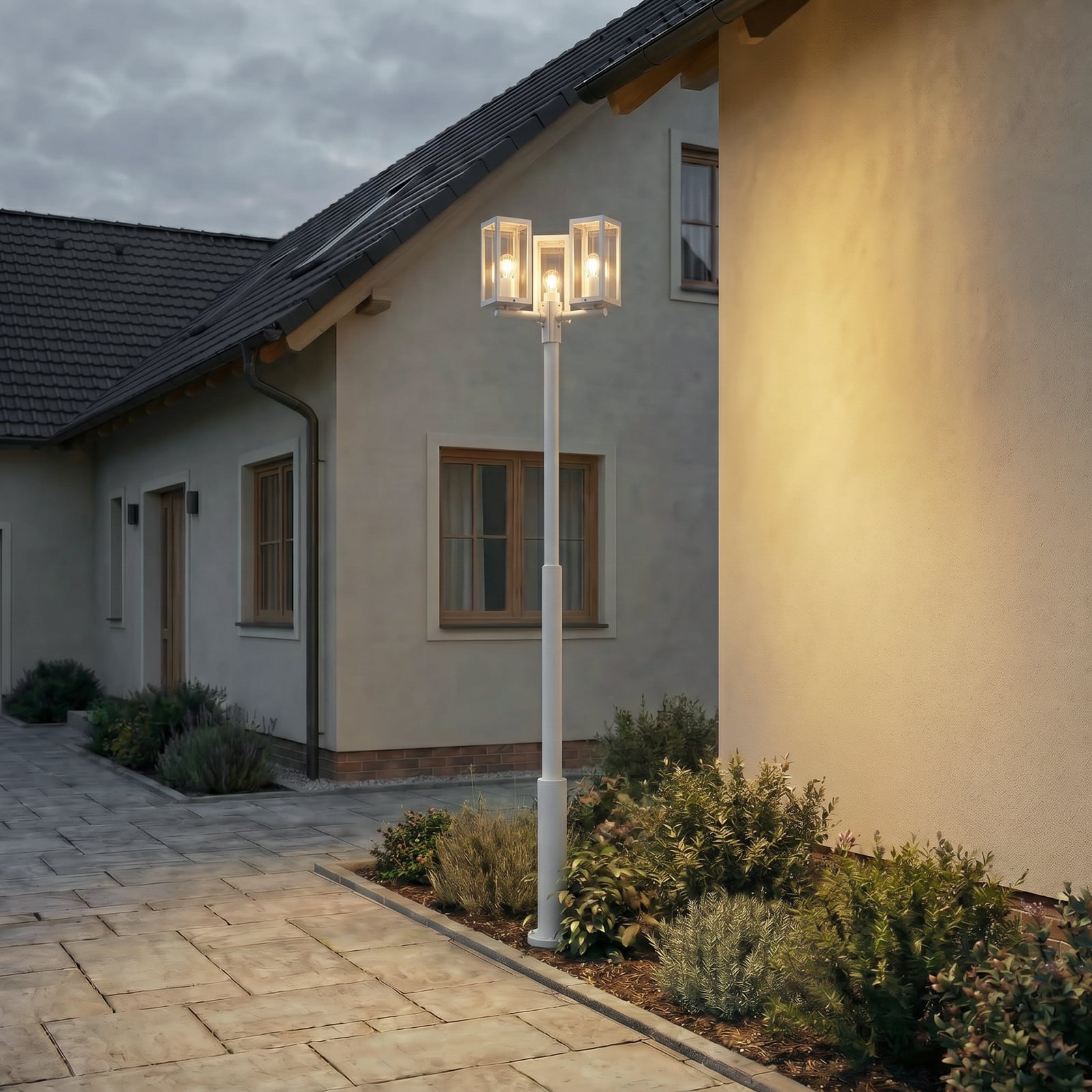 Lucande buitenlamp Siveta, hoogte 240 cm, 3-lamps, lichtgrijs Lucande buitenlamp Siveta, hoogte 240 cm, 3-lamps, lichtgrijs