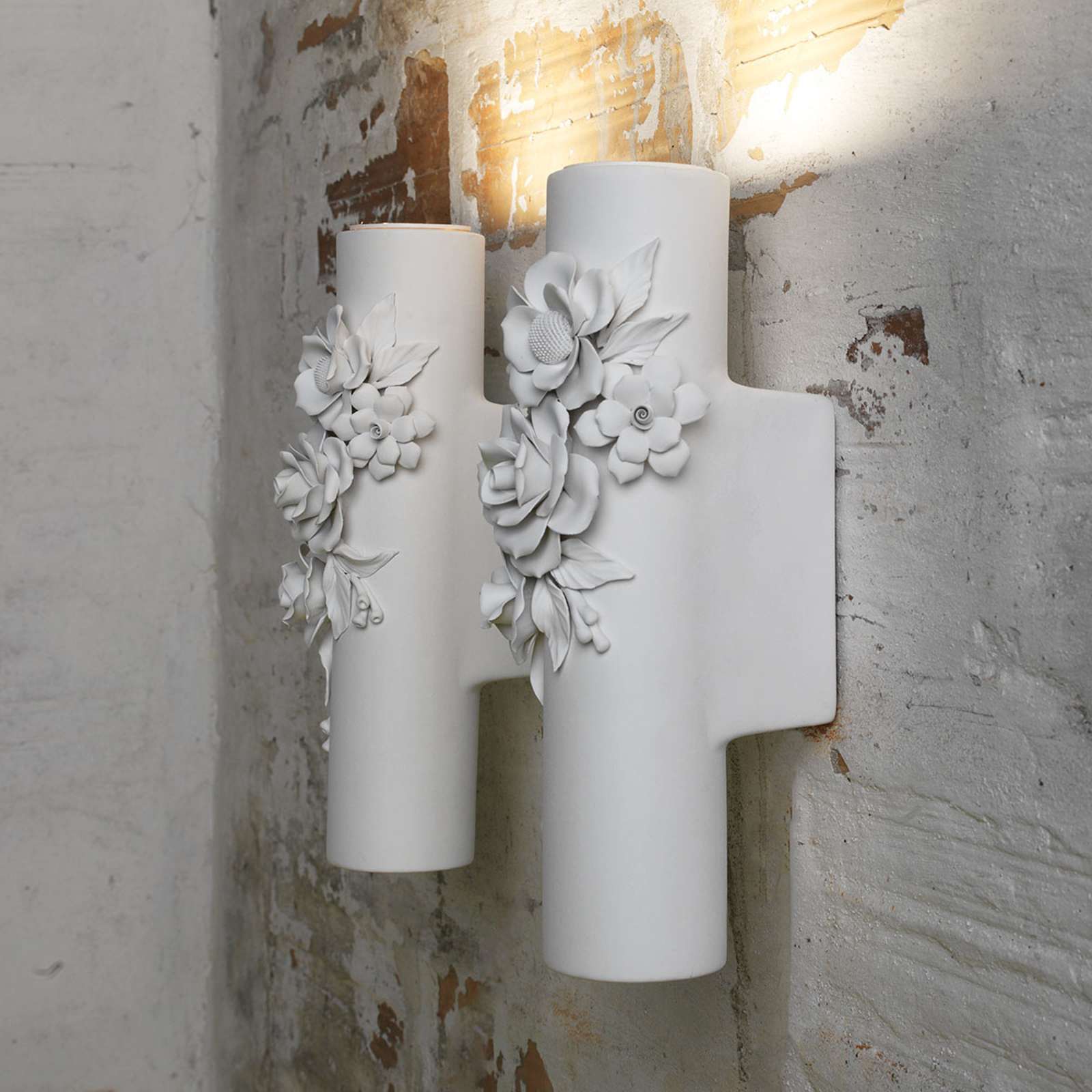 Ceramic LED wall lamp Capodimonte, handmade