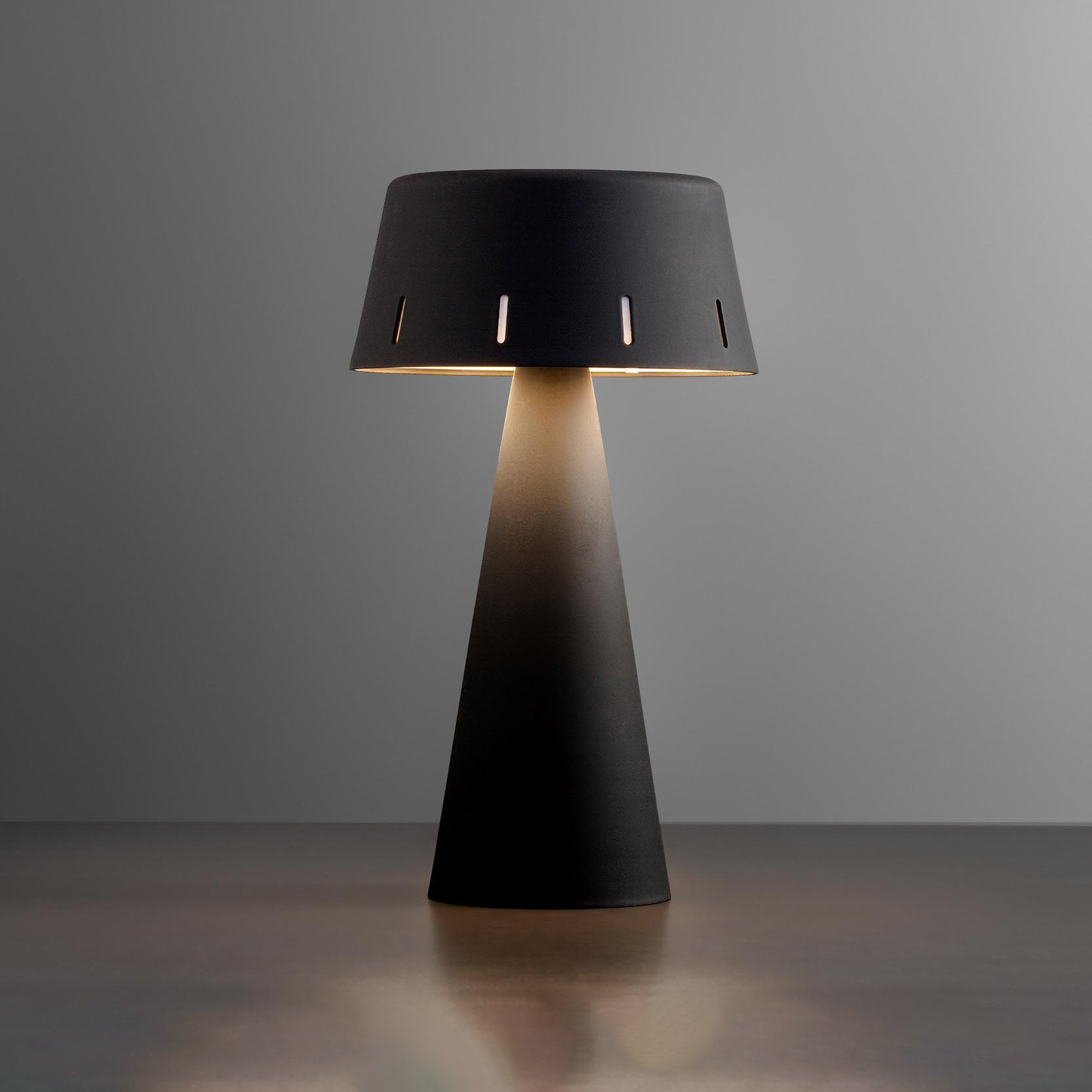 OLEV Makà Lámpara de mesa LED con batería recargable Akku