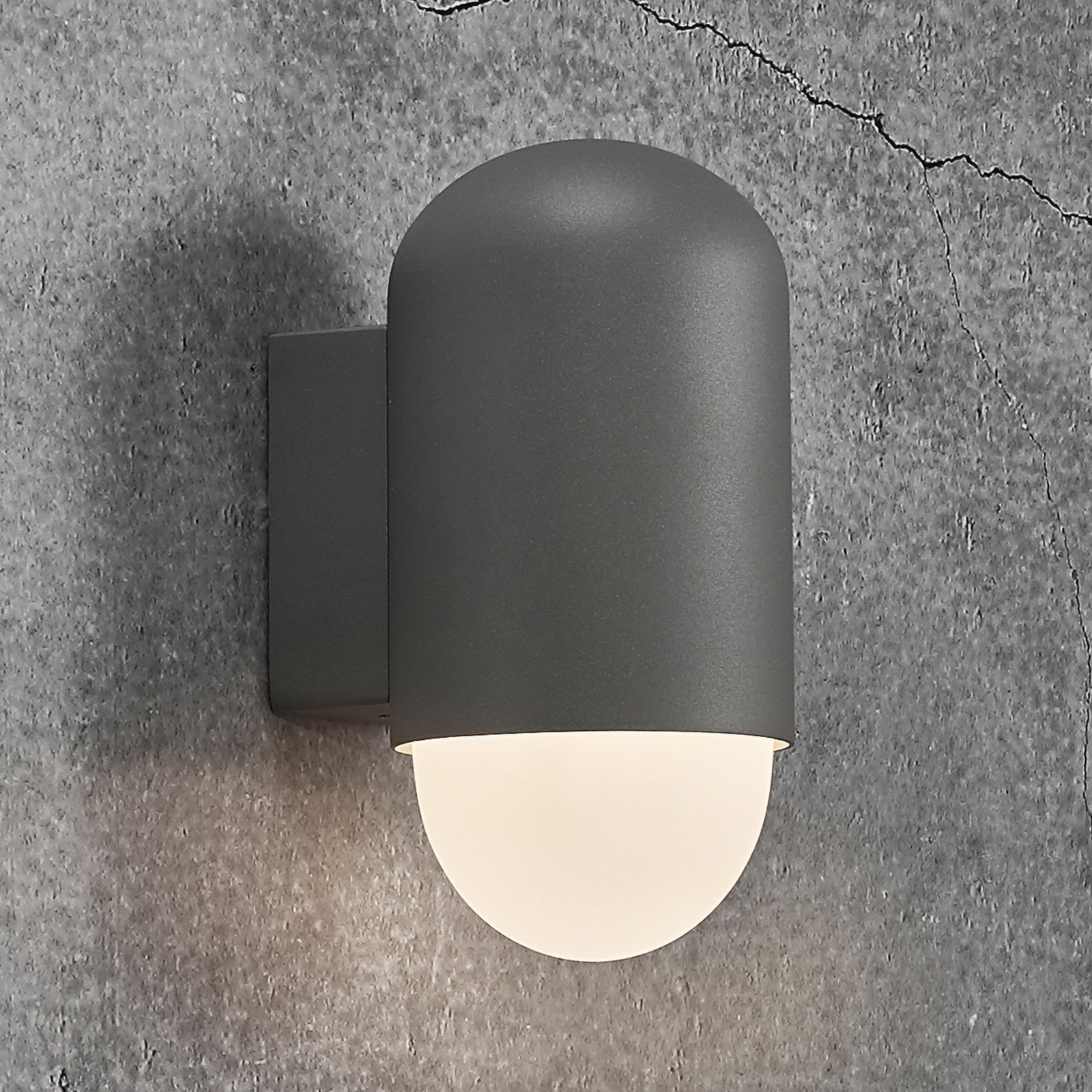 Utomhusvägglampa Heka, aluminium och glas, höjd 21,6 cm