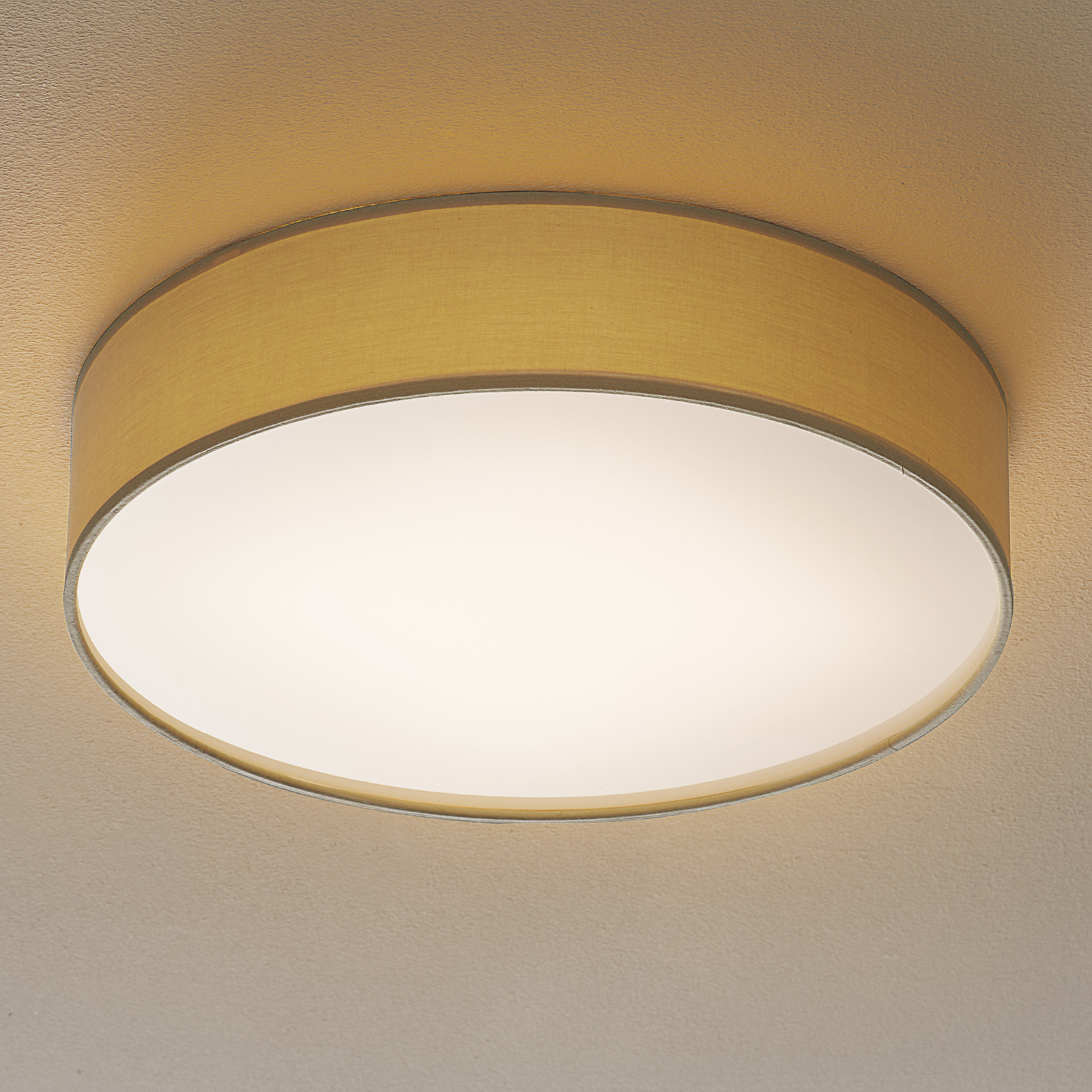 LEDS-C4 Bol LED plafondlamp met stoffen kap