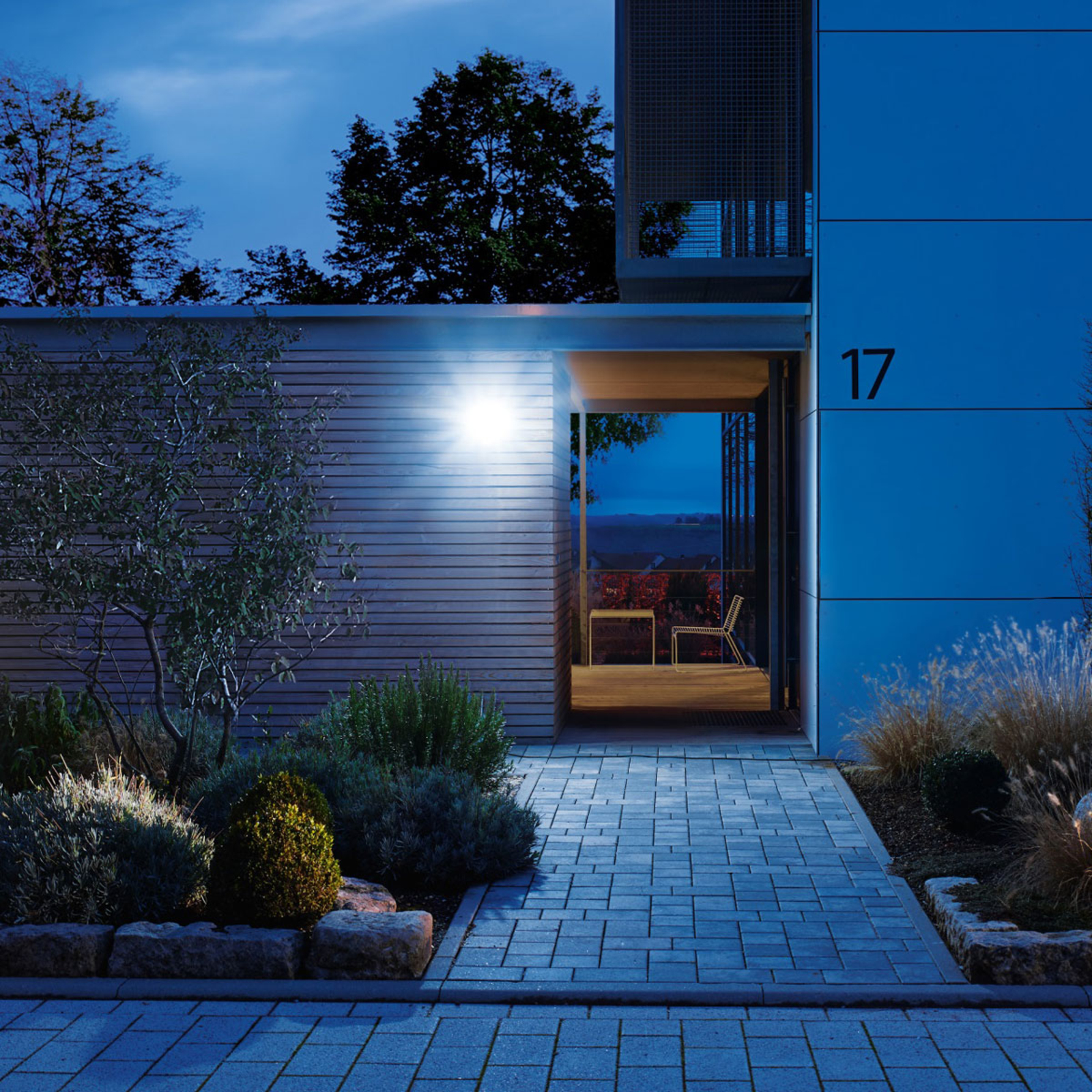 STEINEL XLED Home 2 outdoor spotlight in graphite