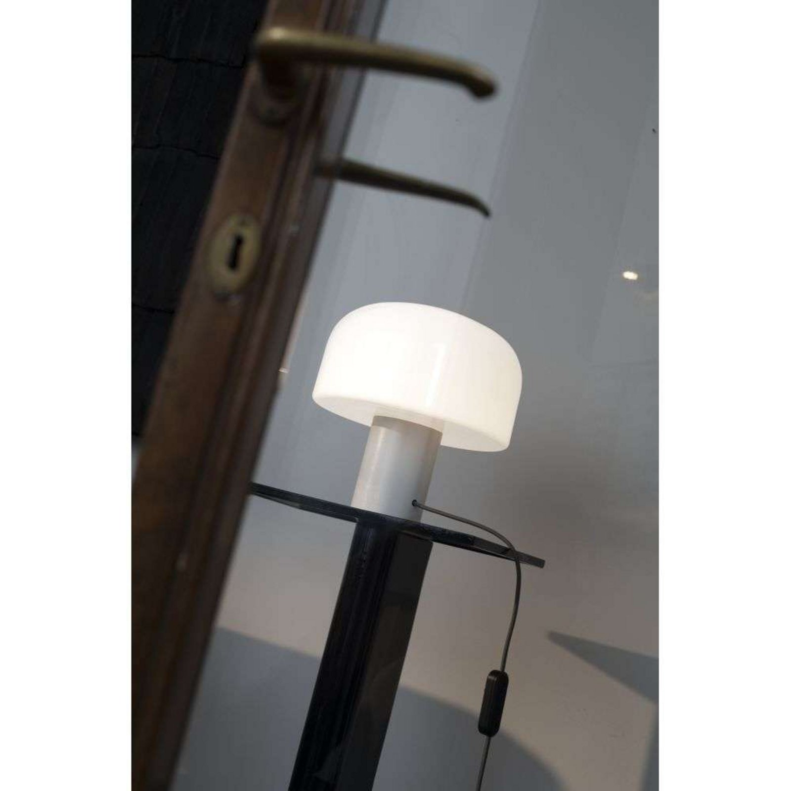 Bellhop Sklo T Stolová Lampa Biela - Flos