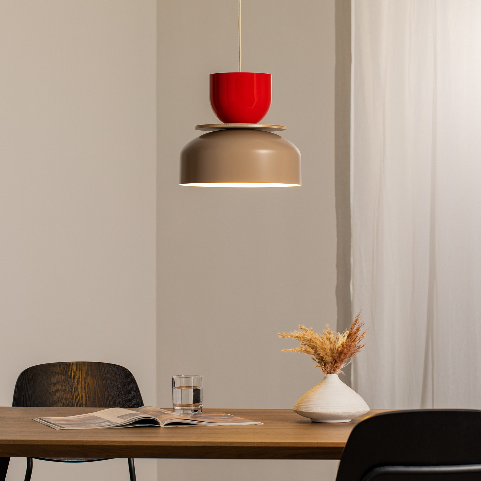 Lampada a sospensione Uto, beige/rosso, paralume in metallo