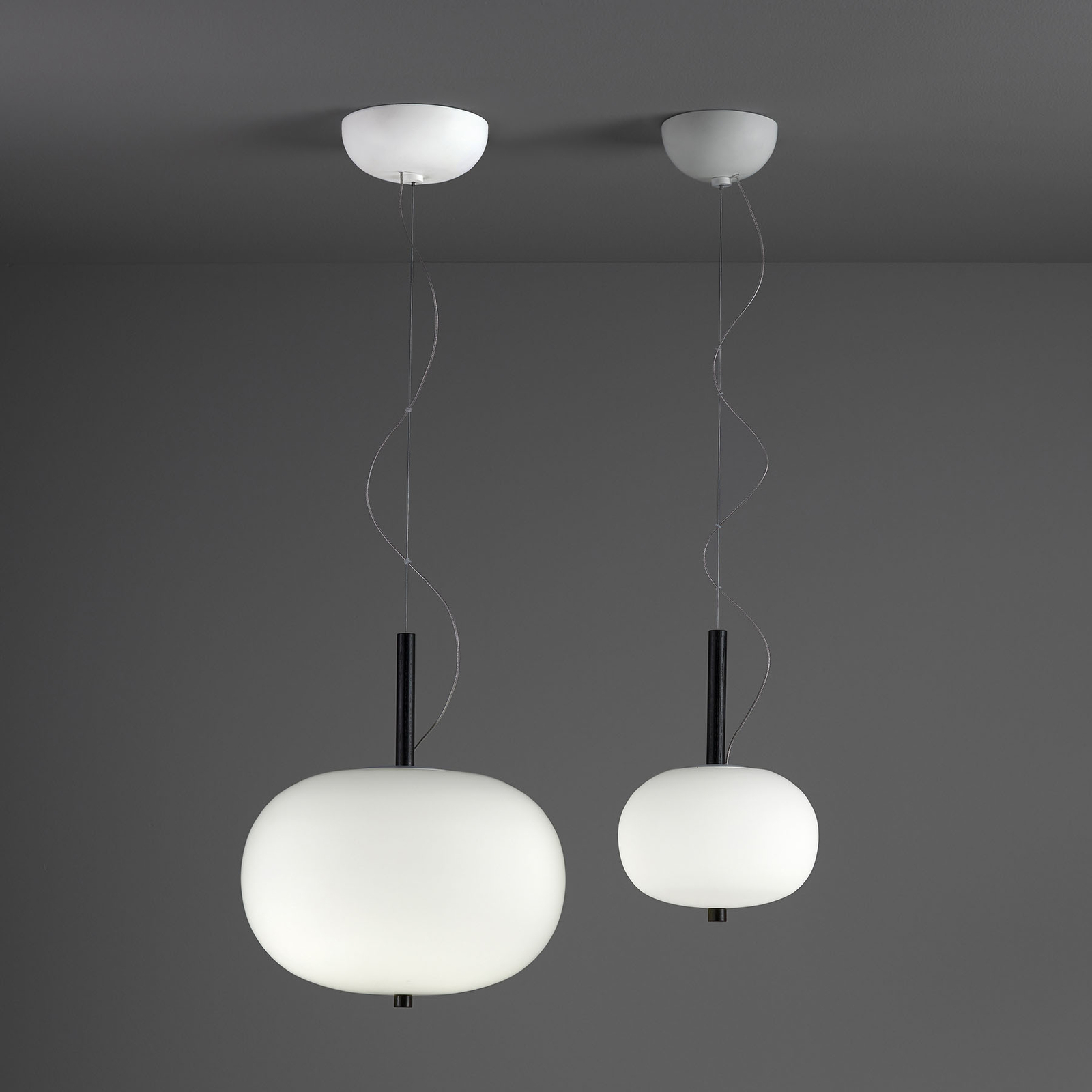 LEDS-C4 Ilargi LED závěsné světlo tmavé Ø 24 cm