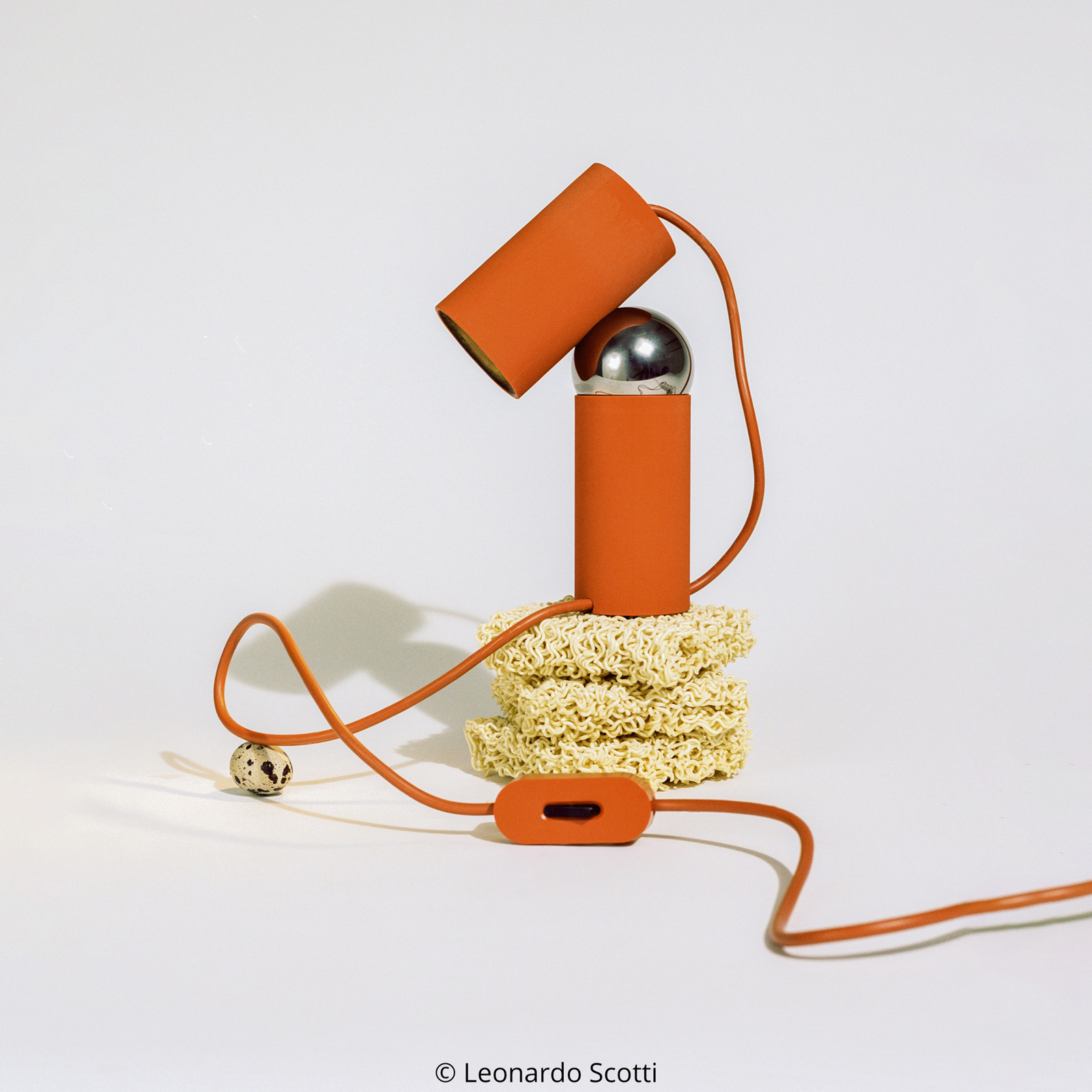 Bilboquet Bordslampa Tomato - Flos