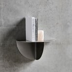 Mega odkladací stolík strieborný železo výška 18 cm - House Doctor