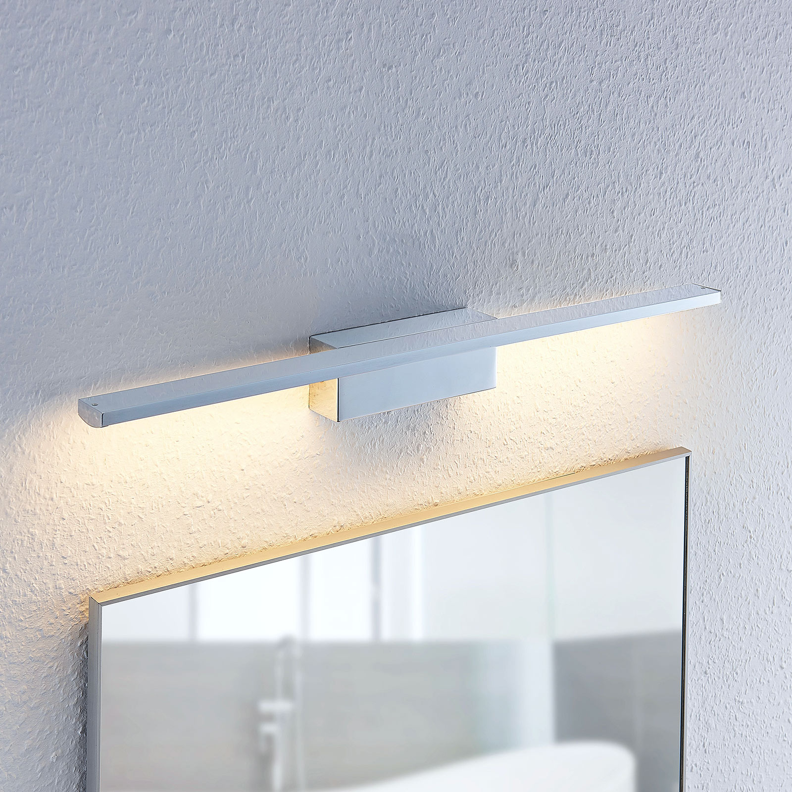 LED-vegglampe Tyrion til badet, 60 cm