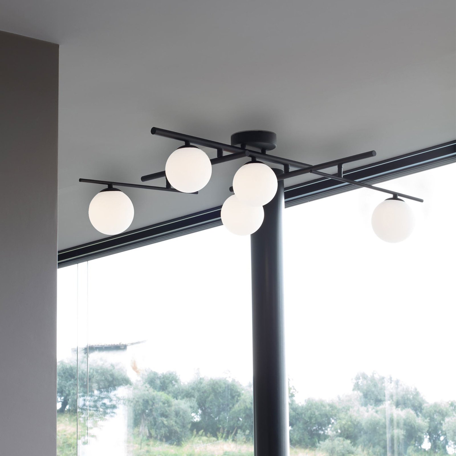 Ideal Lux plafondlamp Atlas zwart, 5-lamps metaalglas