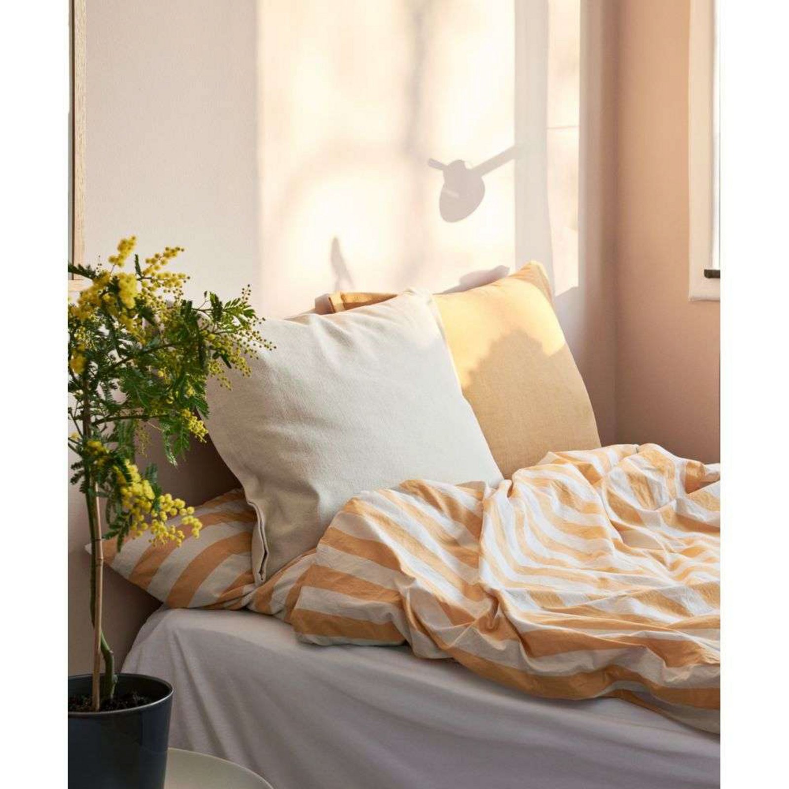 Plica Cushion Planar Ivory - HAY