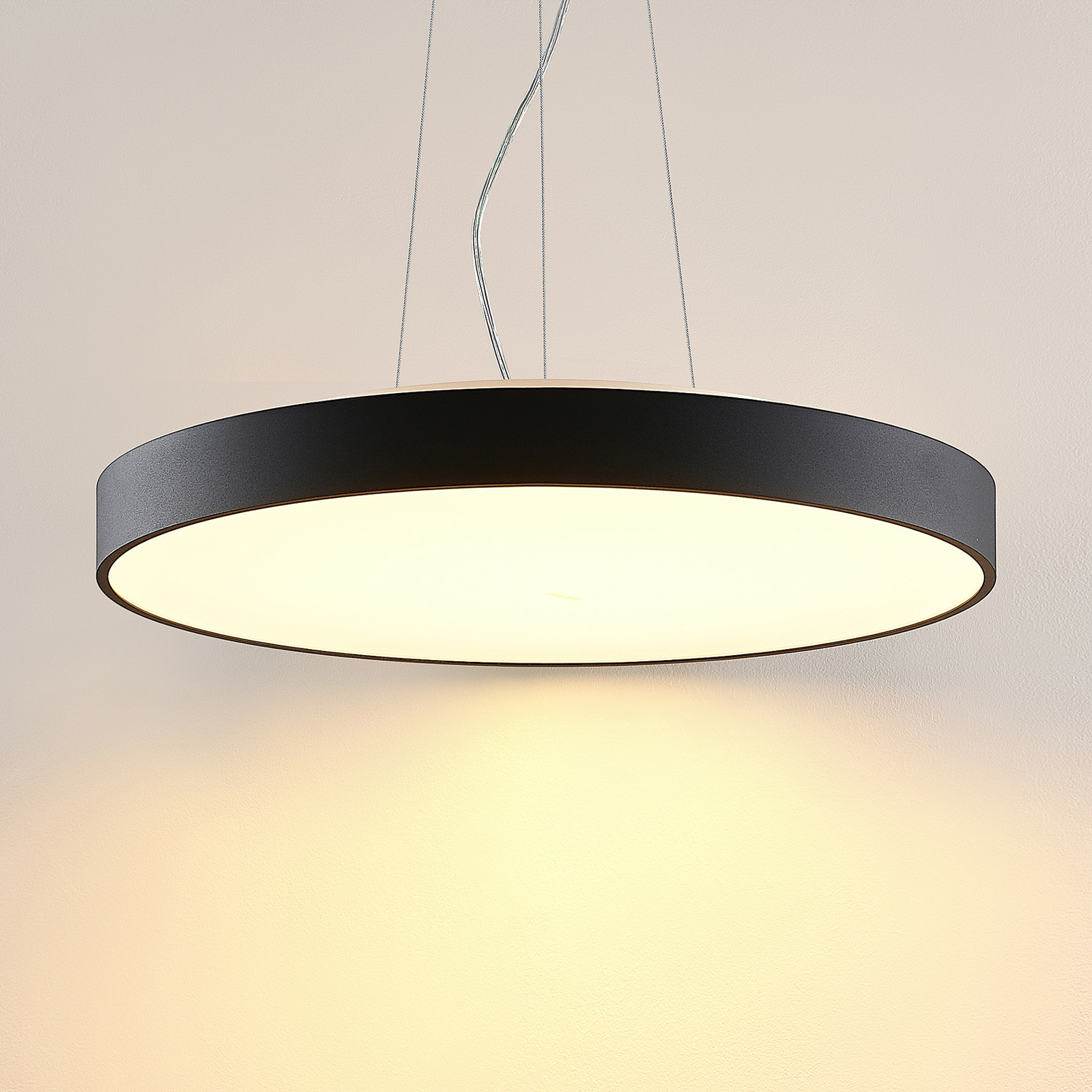 Arcchio Vanida LED-Pendellampe, schwarz, 60 cm