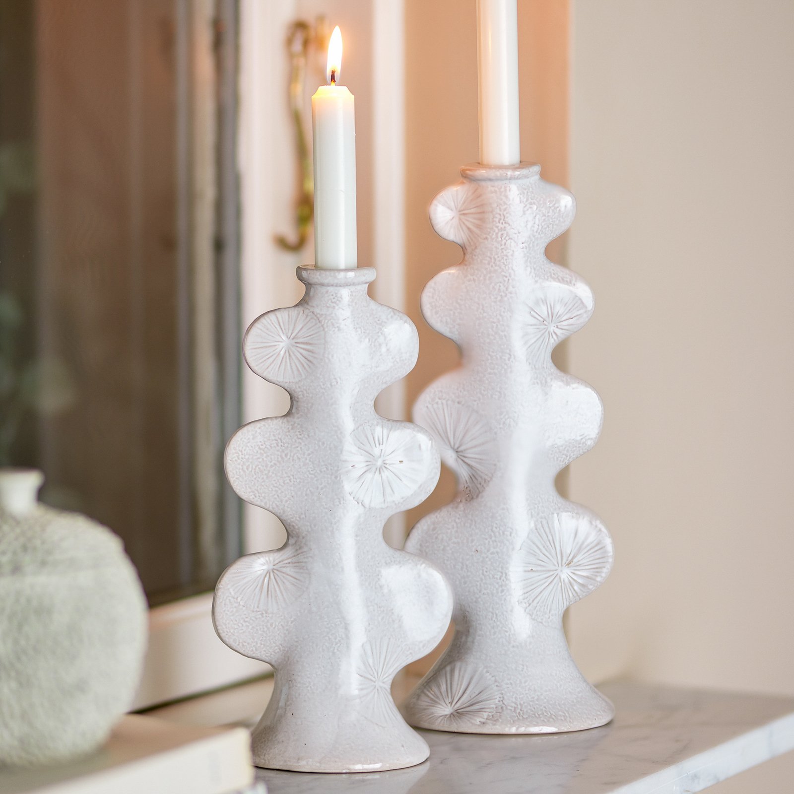 Cason Kerzenhalter, Steingut, weiß, 2er-Set - BLOOMINGVILLE Cason Kerzenhalter, Steingut, weiß, 2er-Set - BLOOMINGVILLE