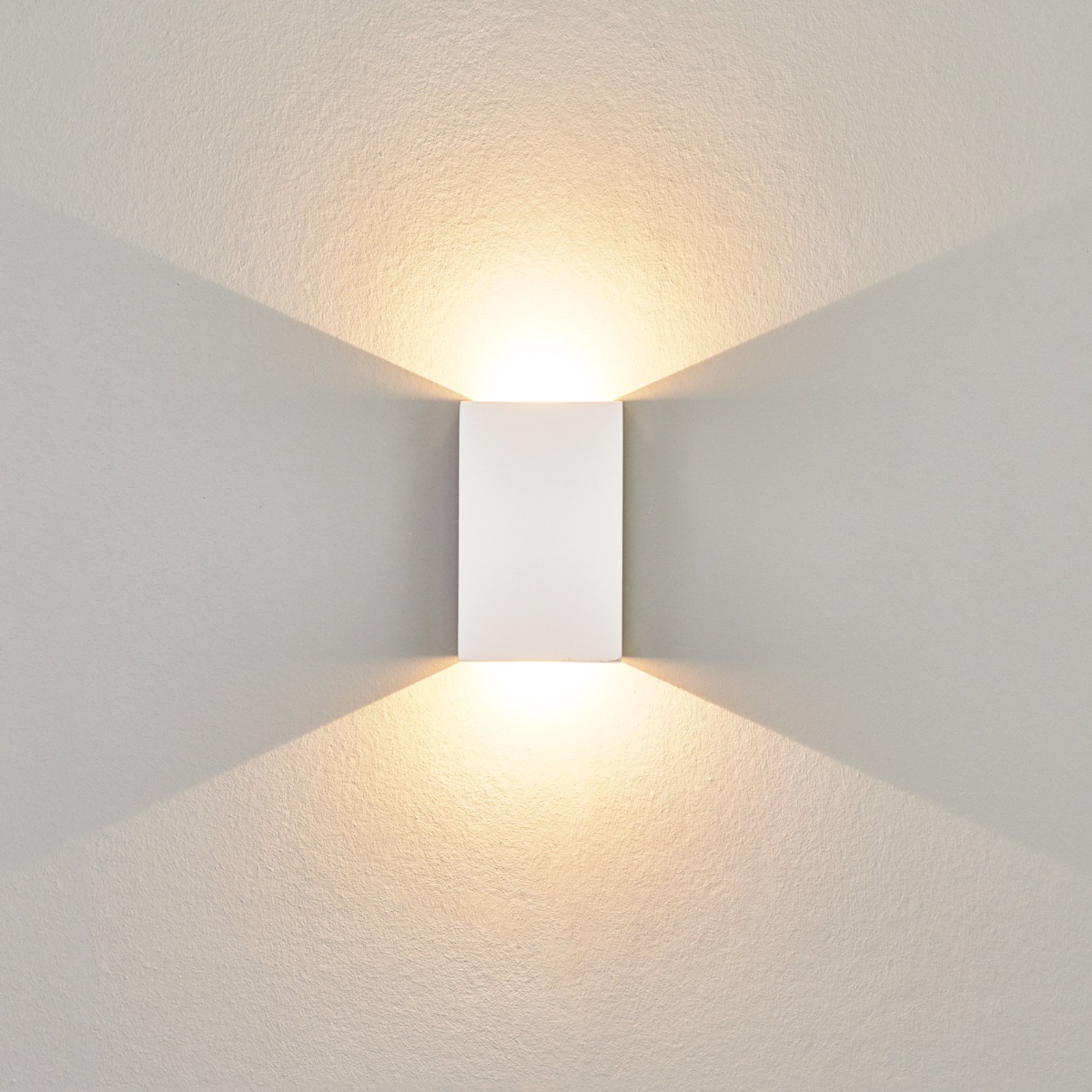 LED wandlamp Fabiola van gips, hoogte 16 cm