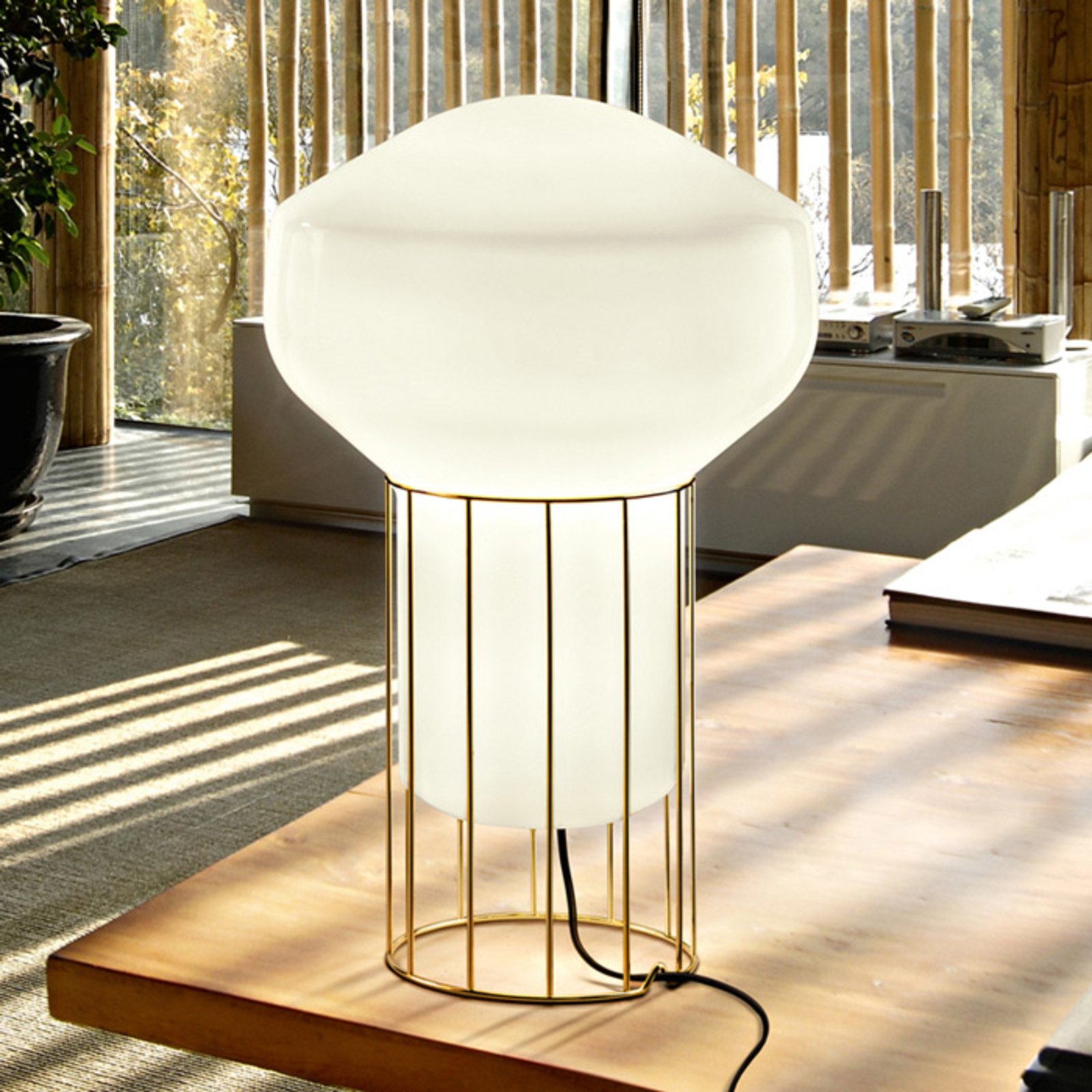 Aérostat designer table lamp with brass base 33 cm