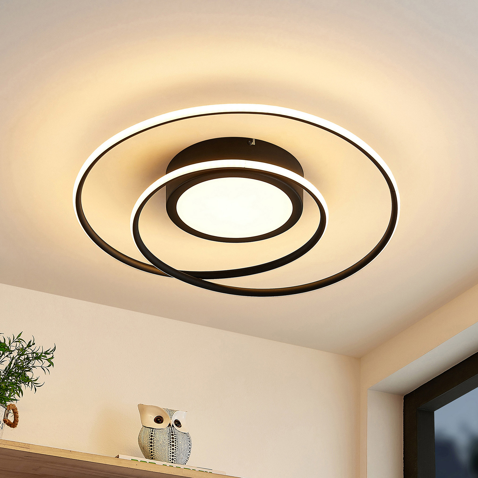 Lindby Bovia LED ceiling lamp, CCT dimmable, black
