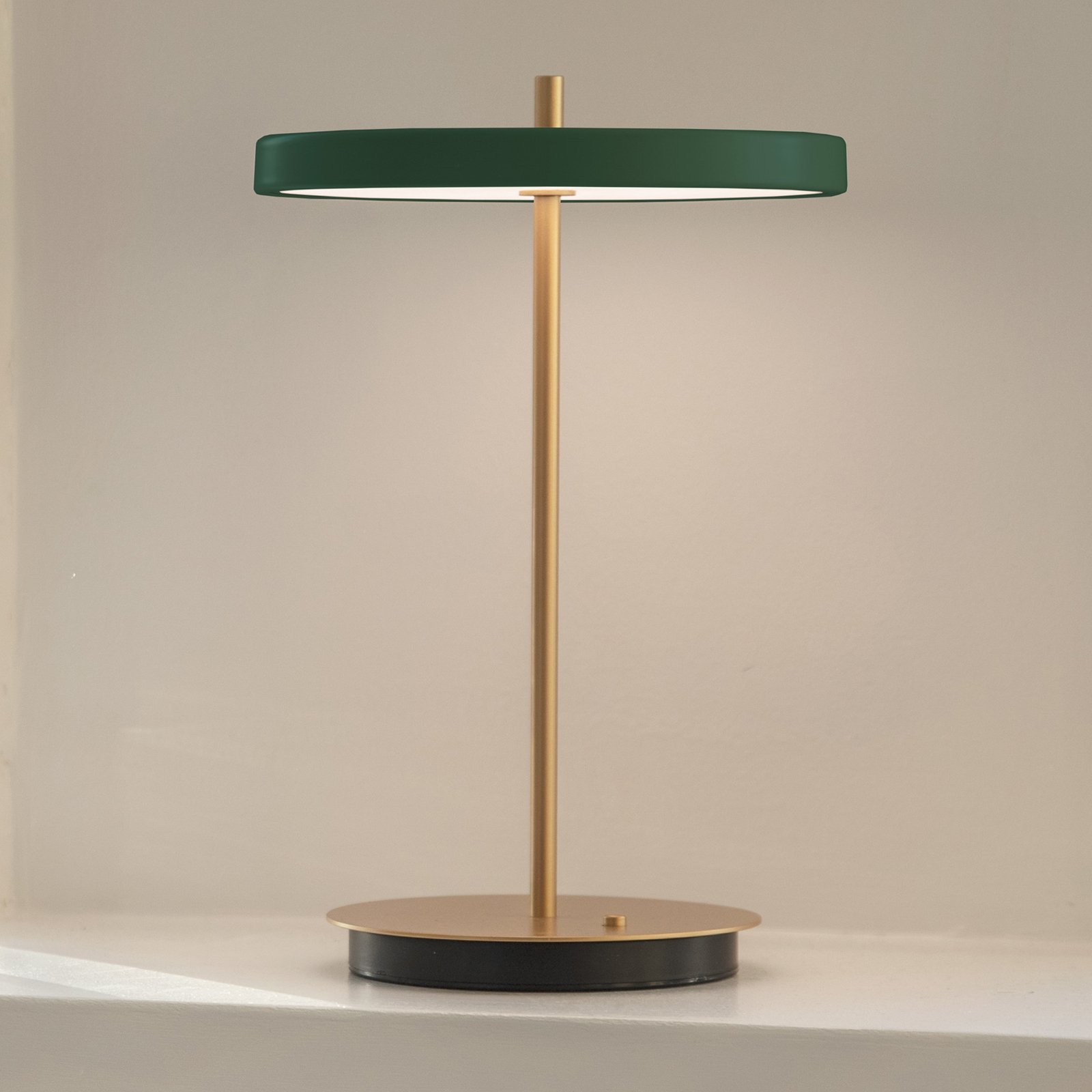 UMAGE Asteria Move lampa stołowa LED, zieleń lasu